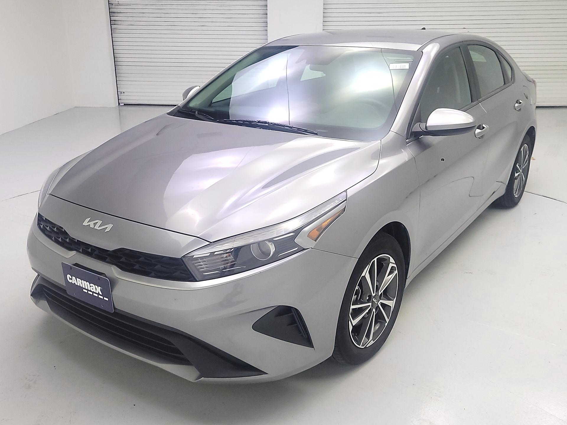 Thumbnail: 2024 Kia Forte - 3