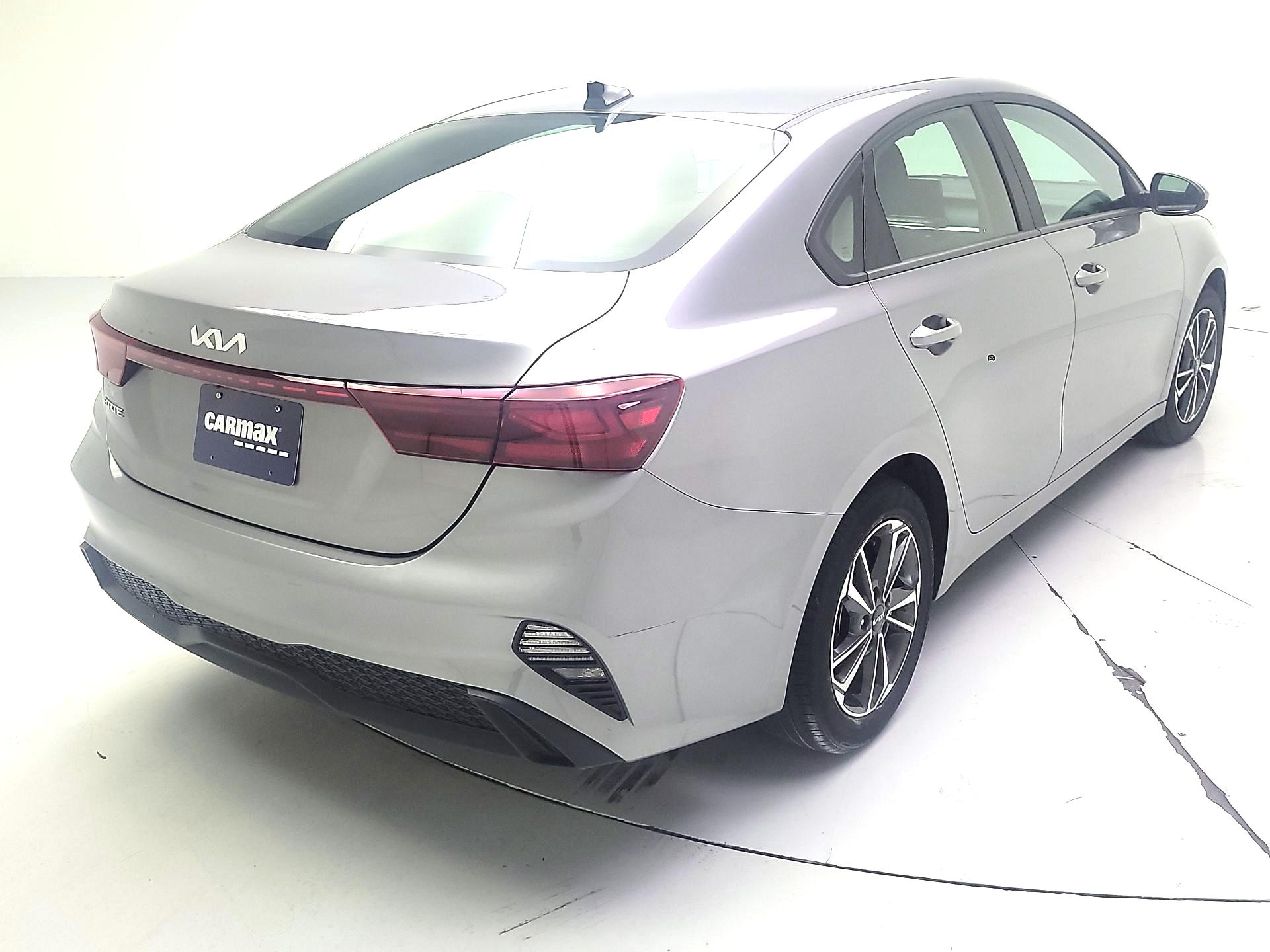 Thumbnail: 2024 Kia Forte - 5