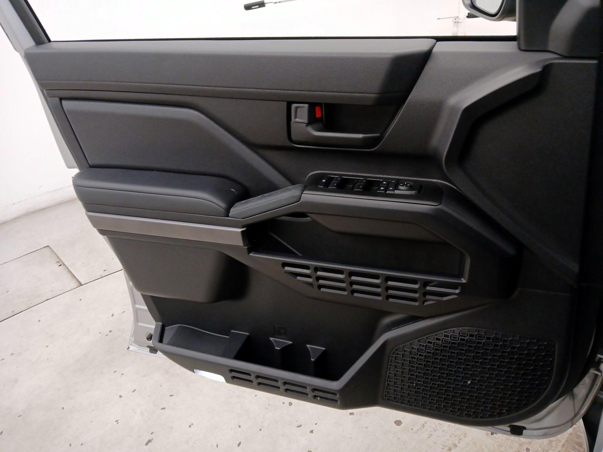 Thumbnail: 2025 Toyota 4Runner - 12