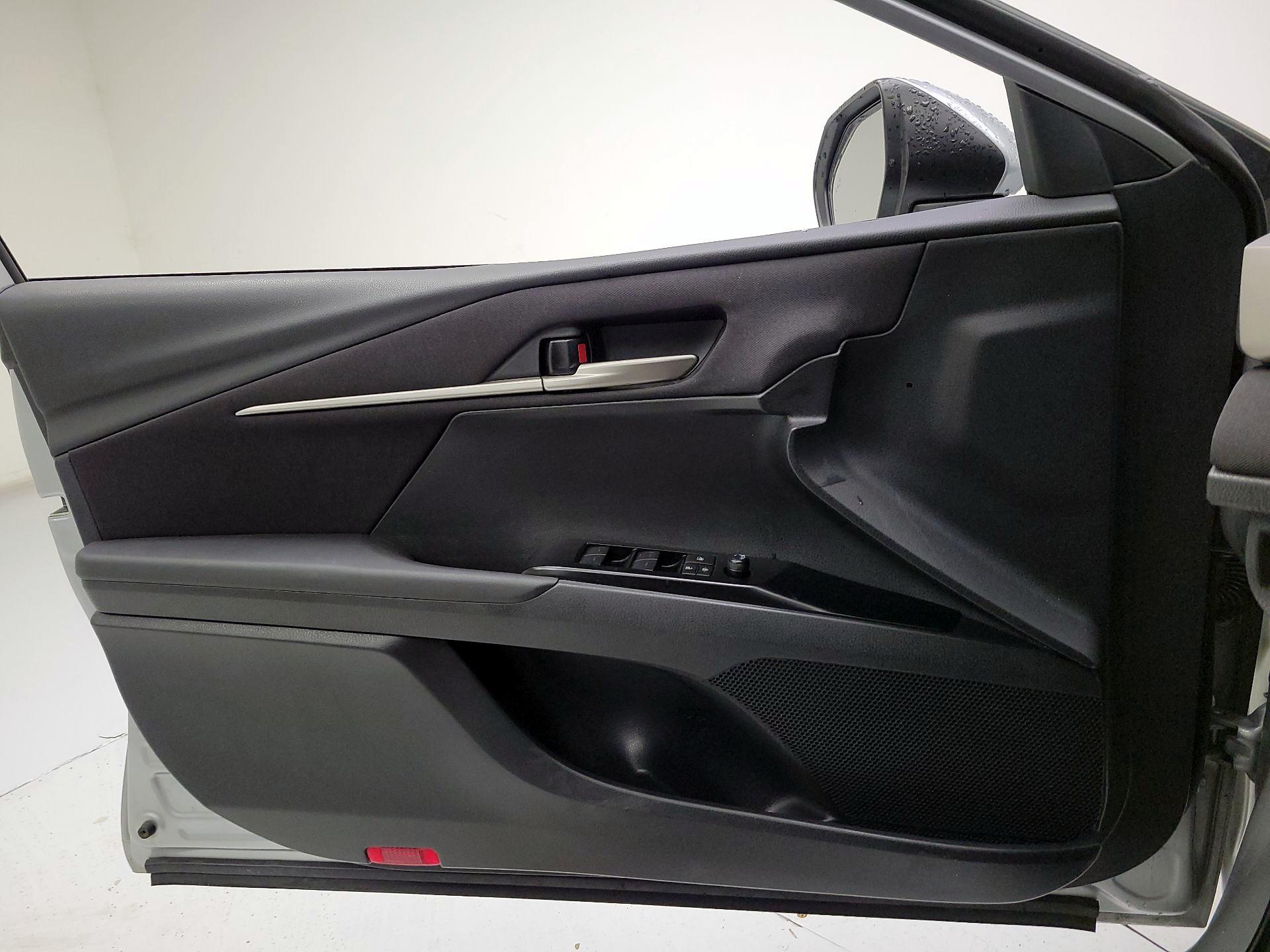 Thumbnail: 2025 Toyota Camry - 10