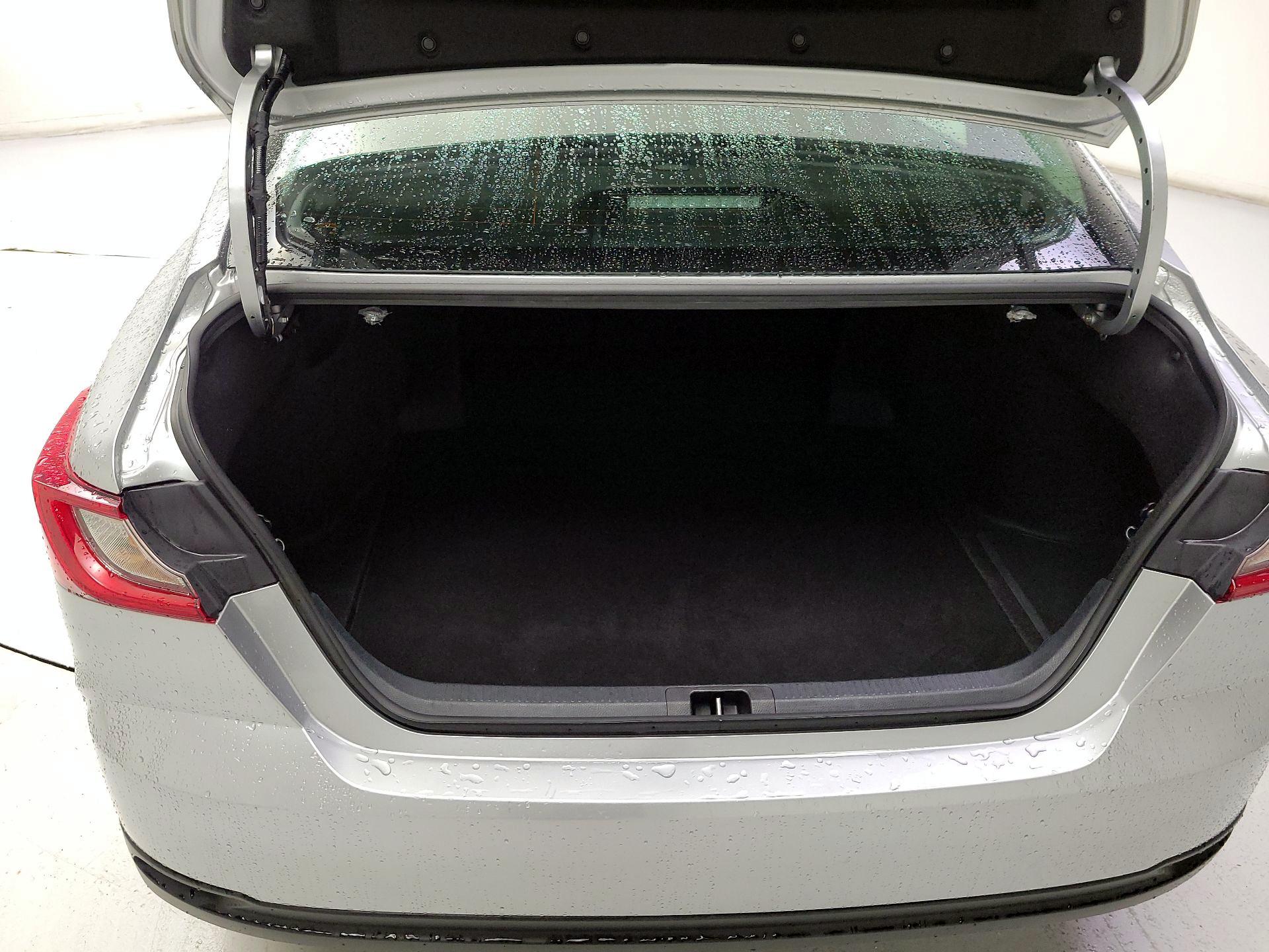 Thumbnail: 2025 Toyota Camry - 18