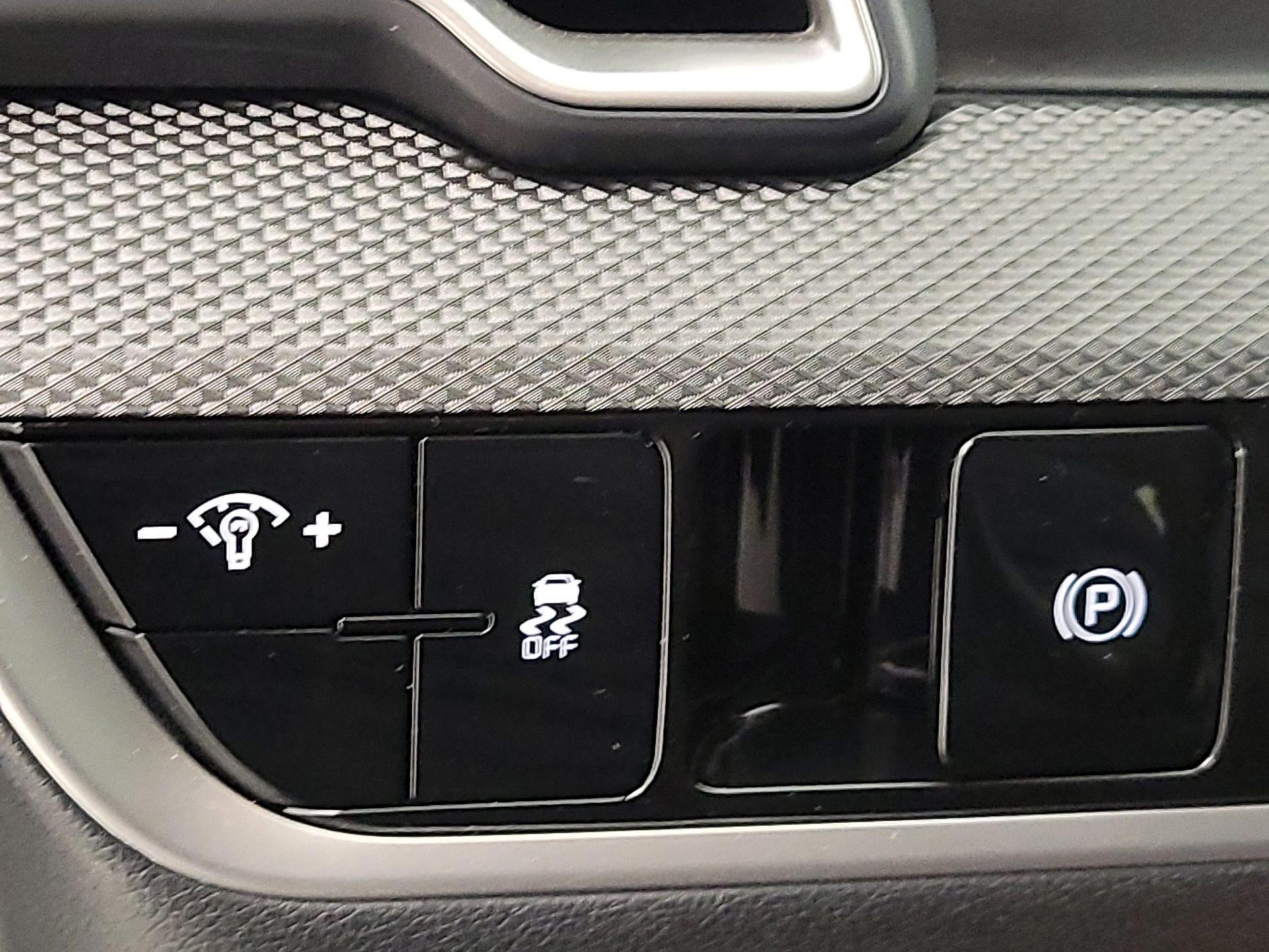 Thumbnail: 2025 Kia Sportage - 13