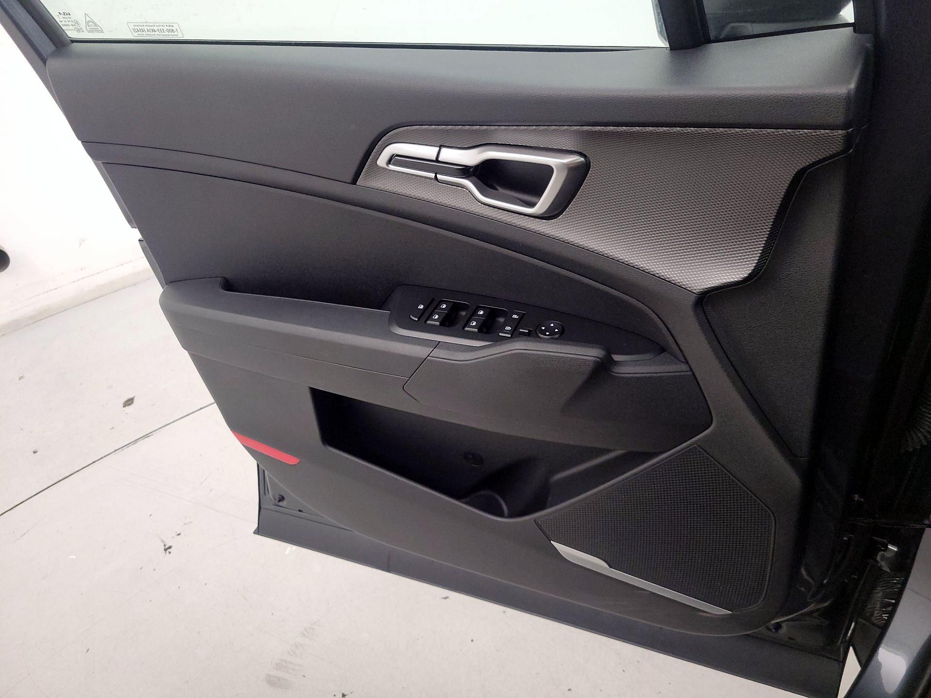 Thumbnail: 2025 Kia Sportage - 12