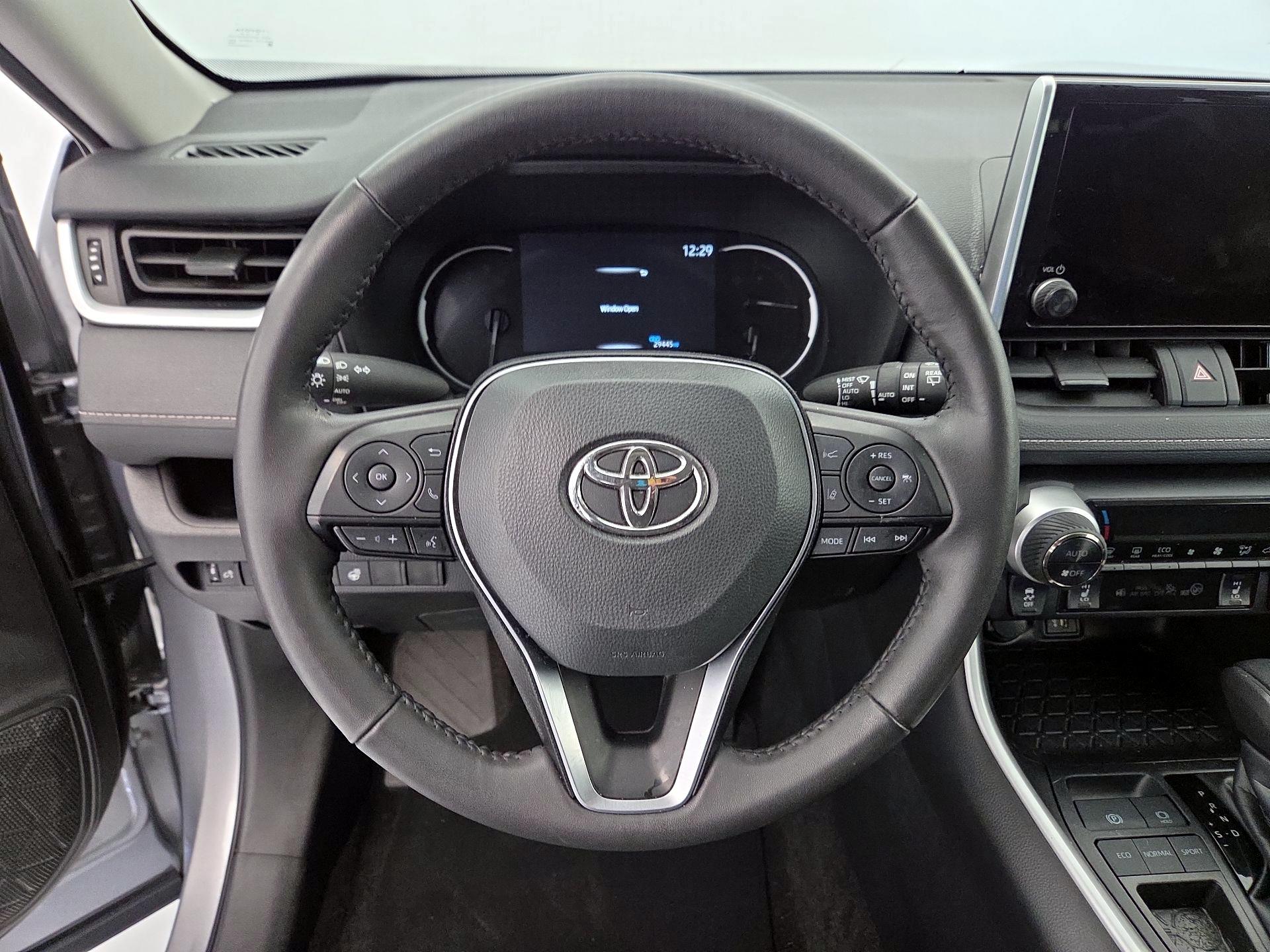 Thumbnail: 2025 Toyota RAV4 - 10