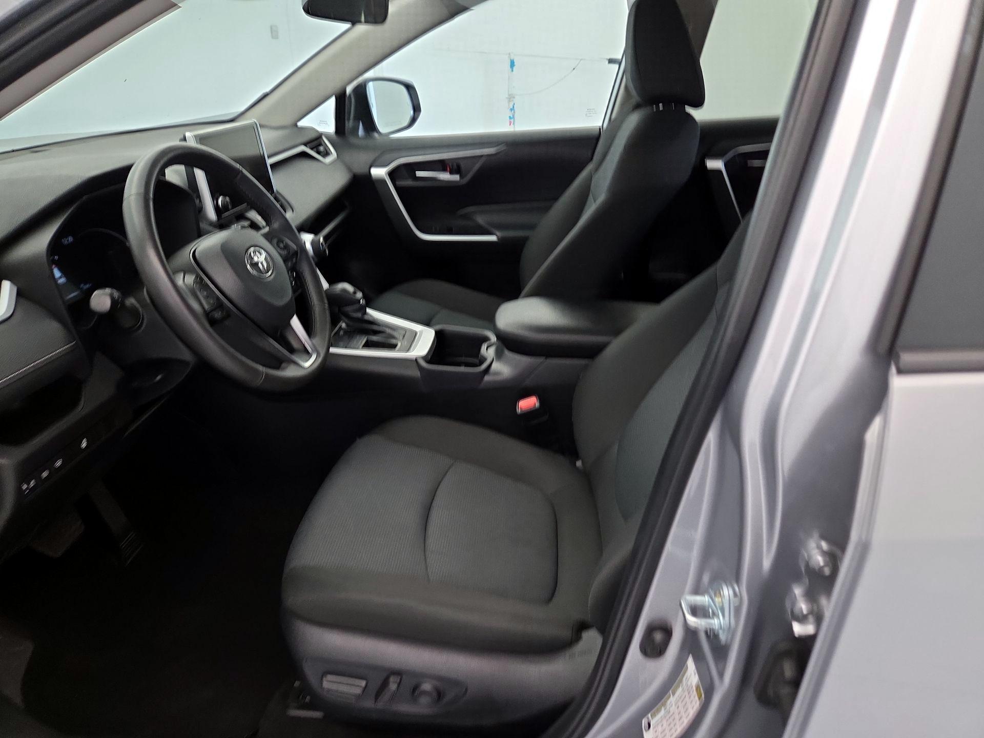 Thumbnail: 2025 Toyota RAV4 - 11