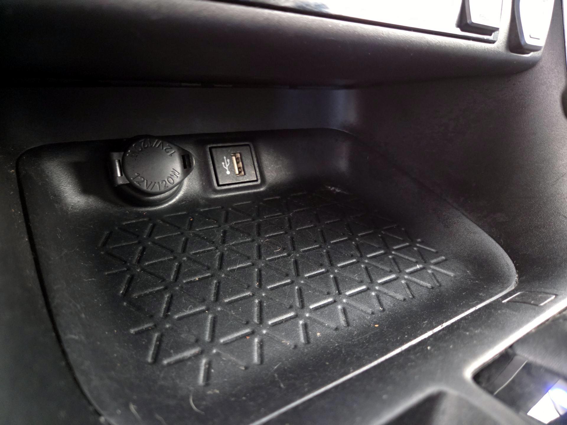 Thumbnail: 2025 Toyota RAV4 - 18