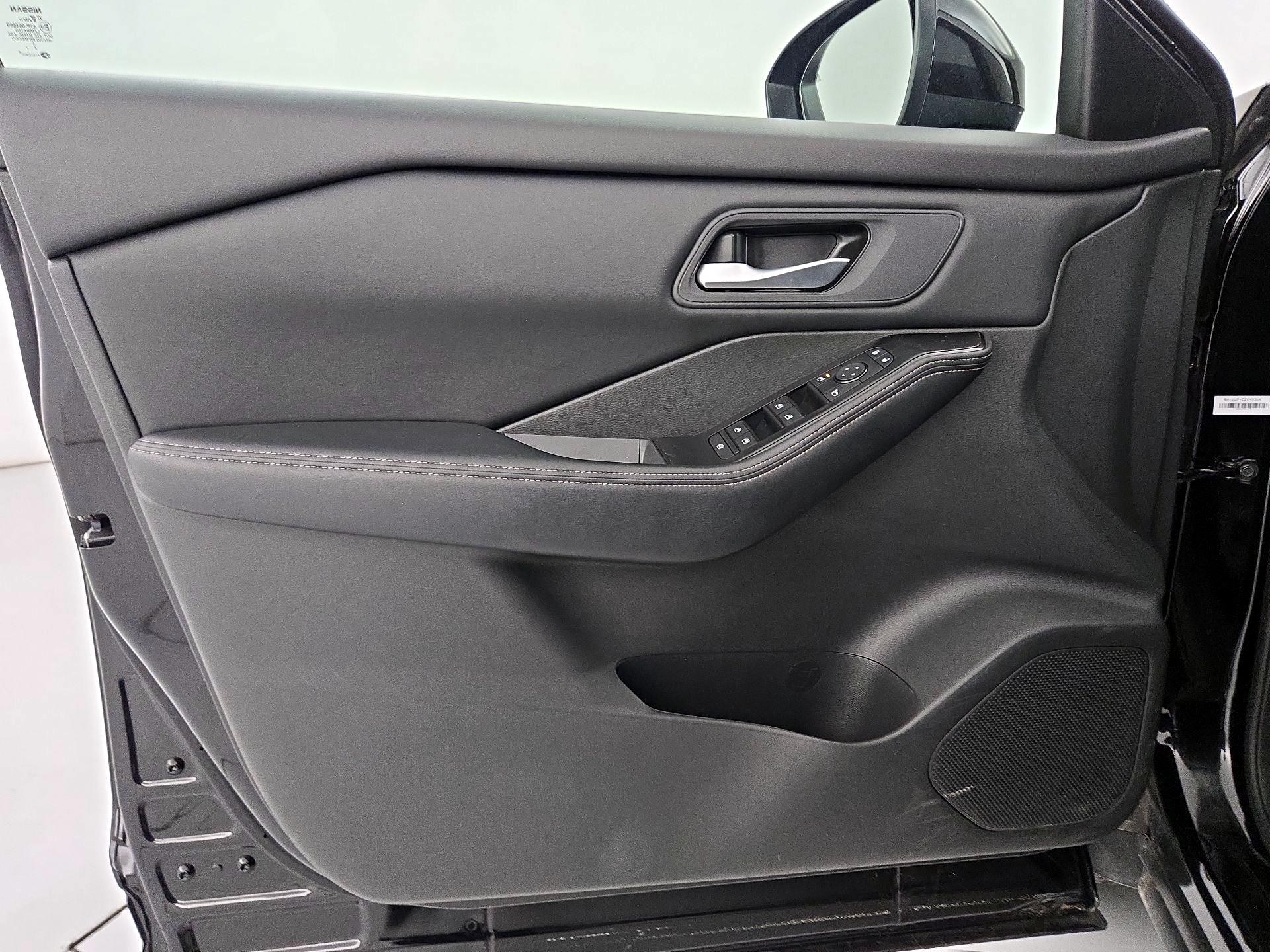 Thumbnail: 2025 Nissan Rogue - 12