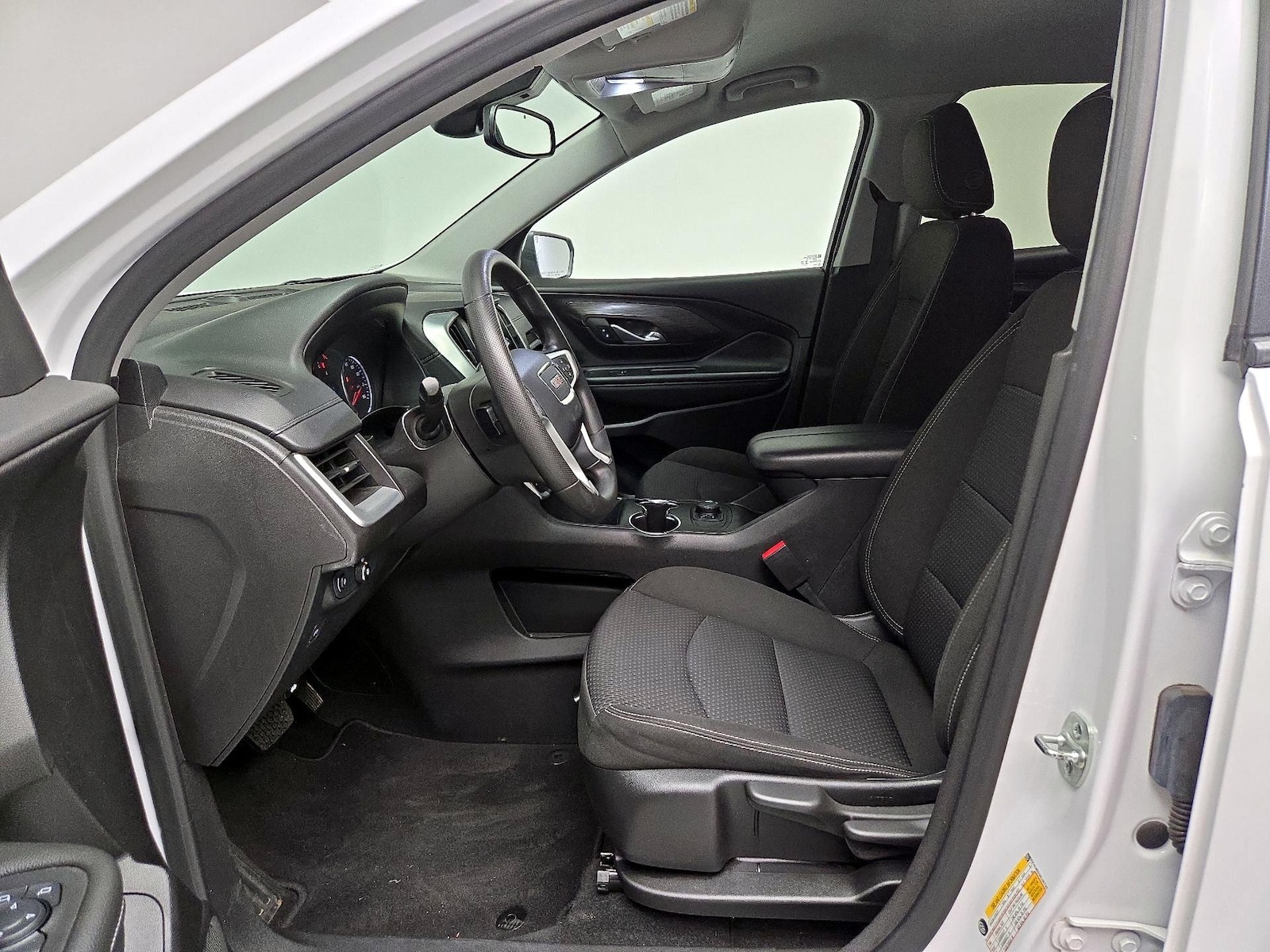 2024 GMC Terrain SLE - Photo 12
