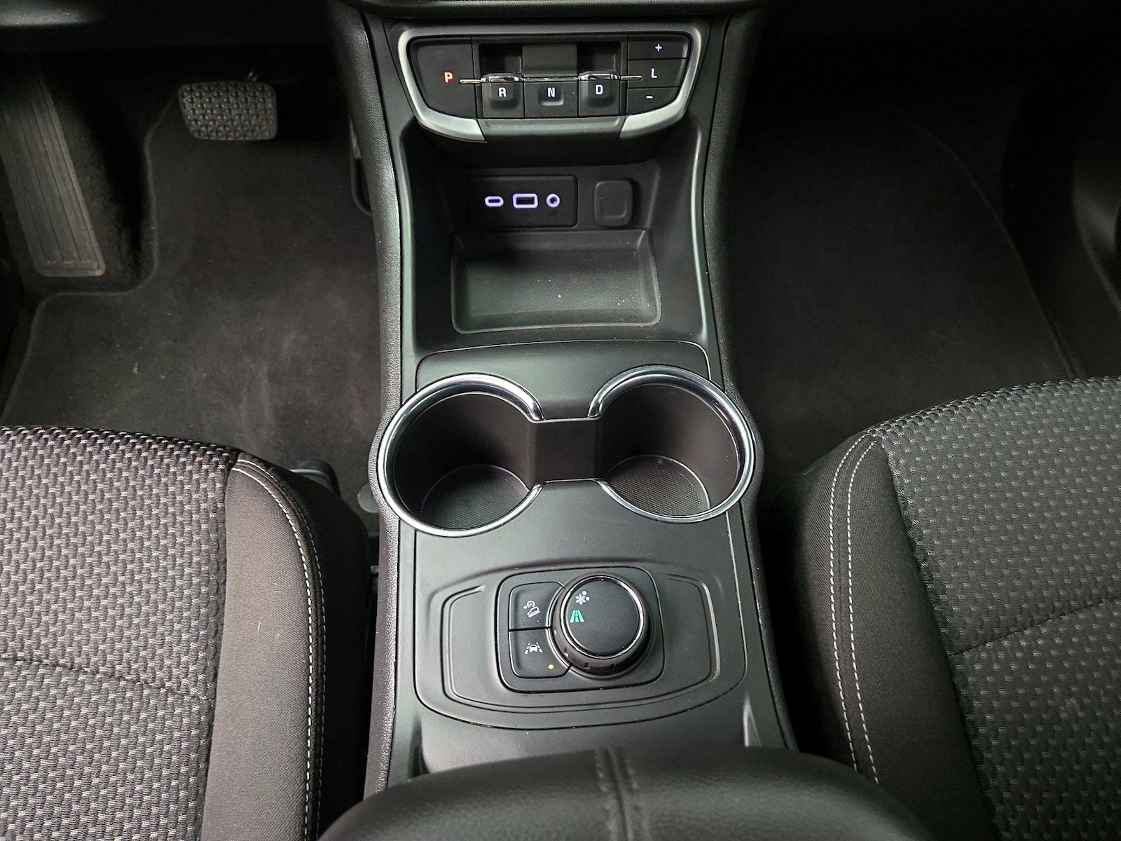 2024 GMC Terrain SLE - Photo 18