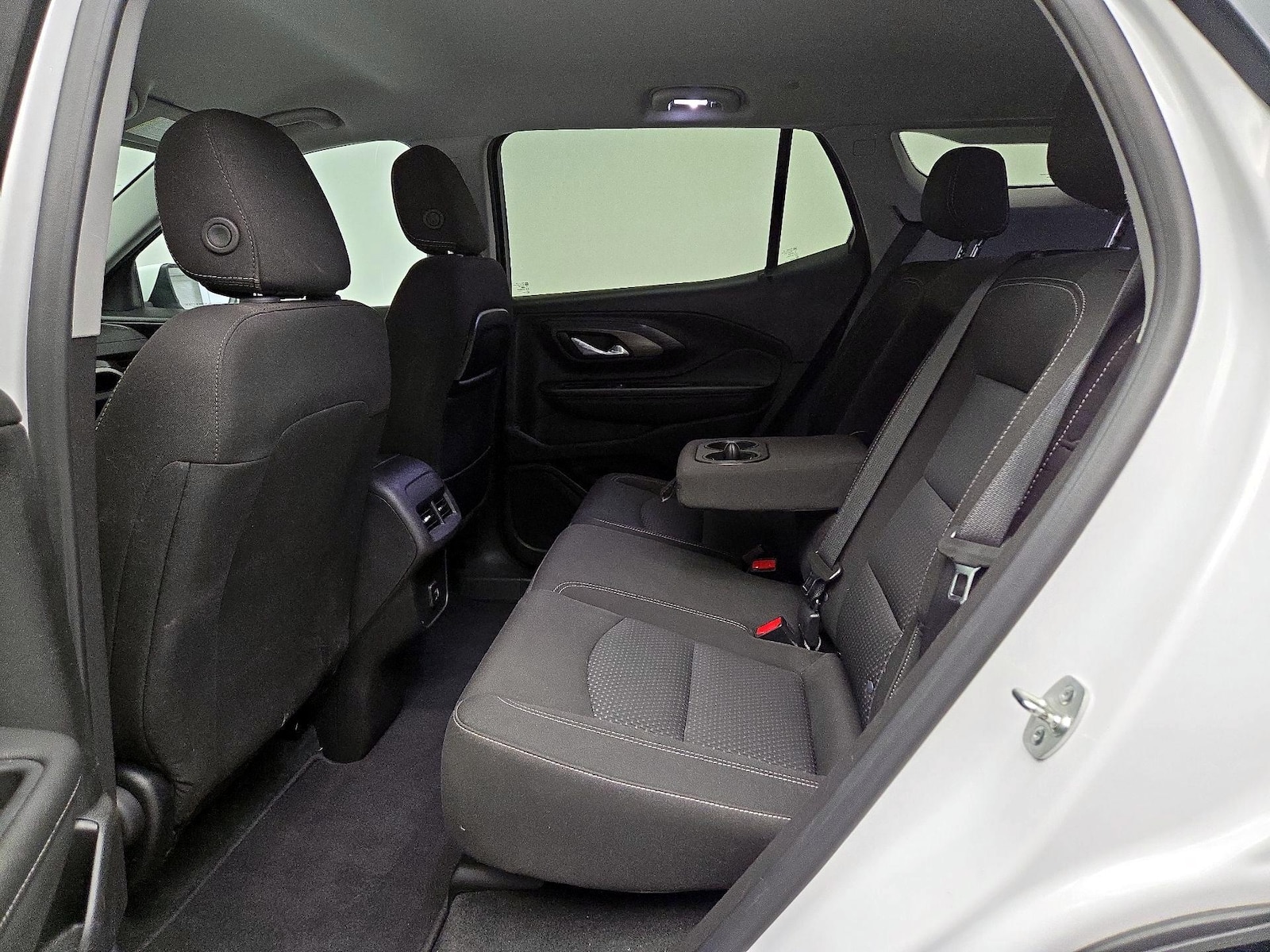 2024 GMC Terrain SLE - Photo 20