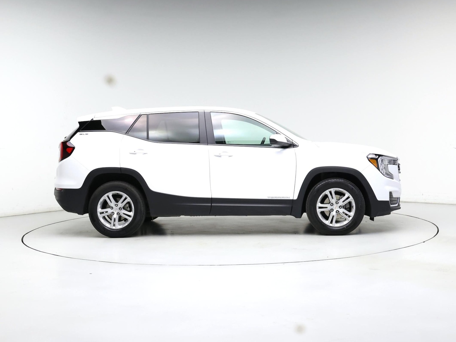 2024 GMC Terrain SLE - Photo 8
