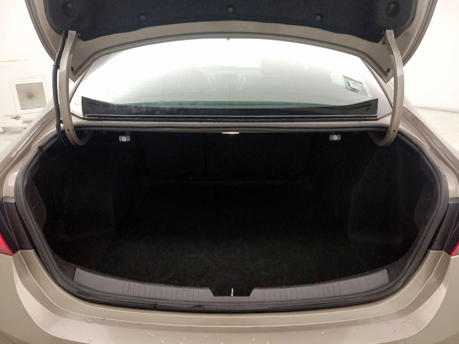 Thumbnail: 2023 Chevrolet Malibu - 20