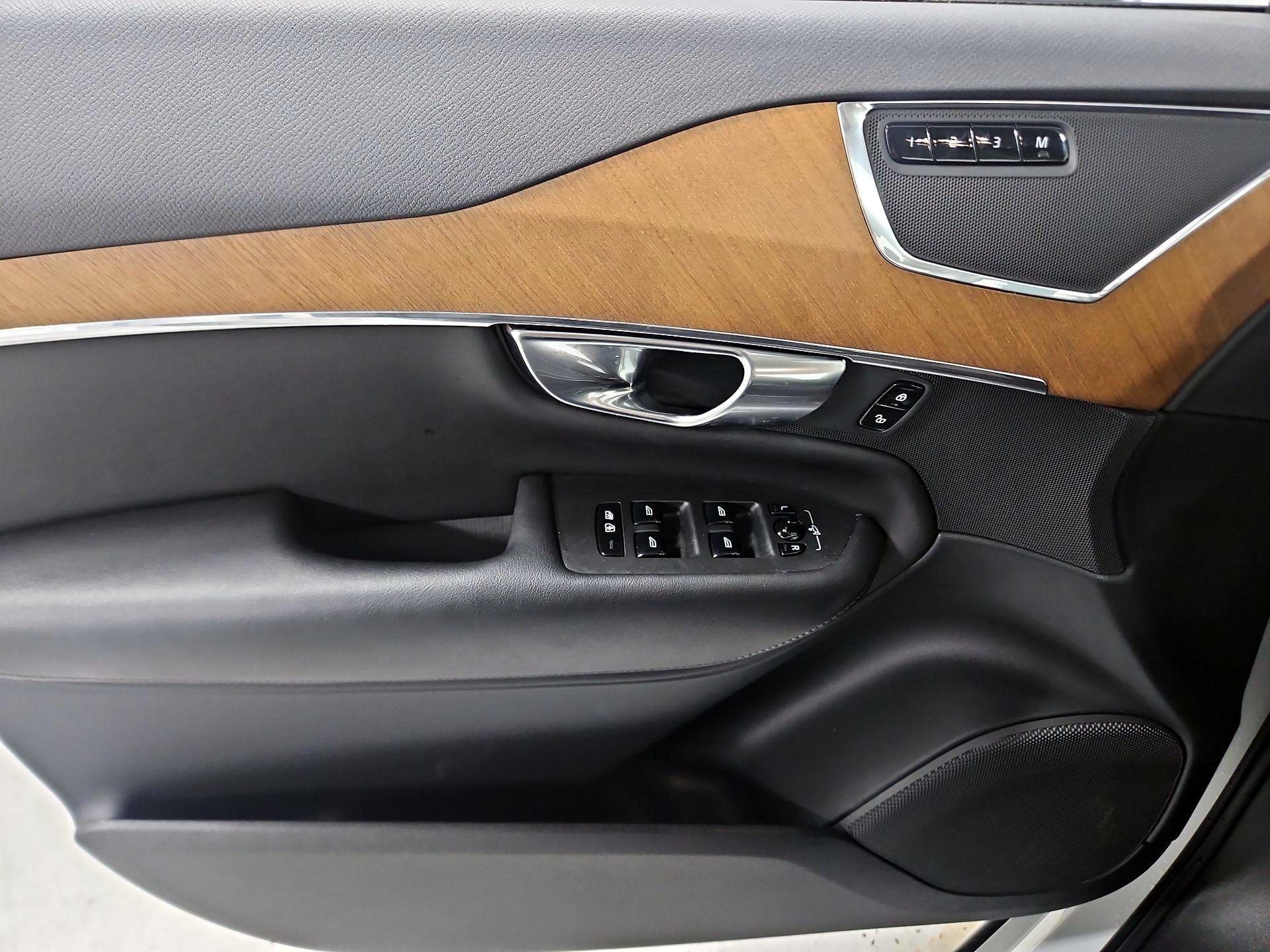 Thumbnail: 2023 Volvo XC90 - 12