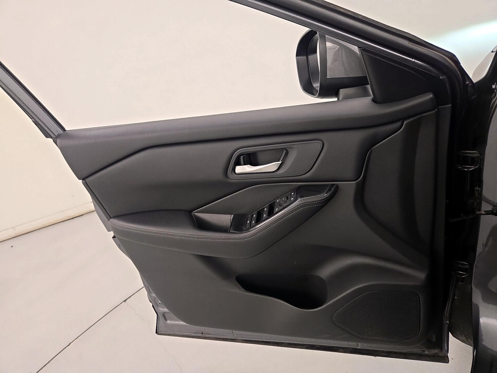 Thumbnail: 2025 Nissan Rogue - 12