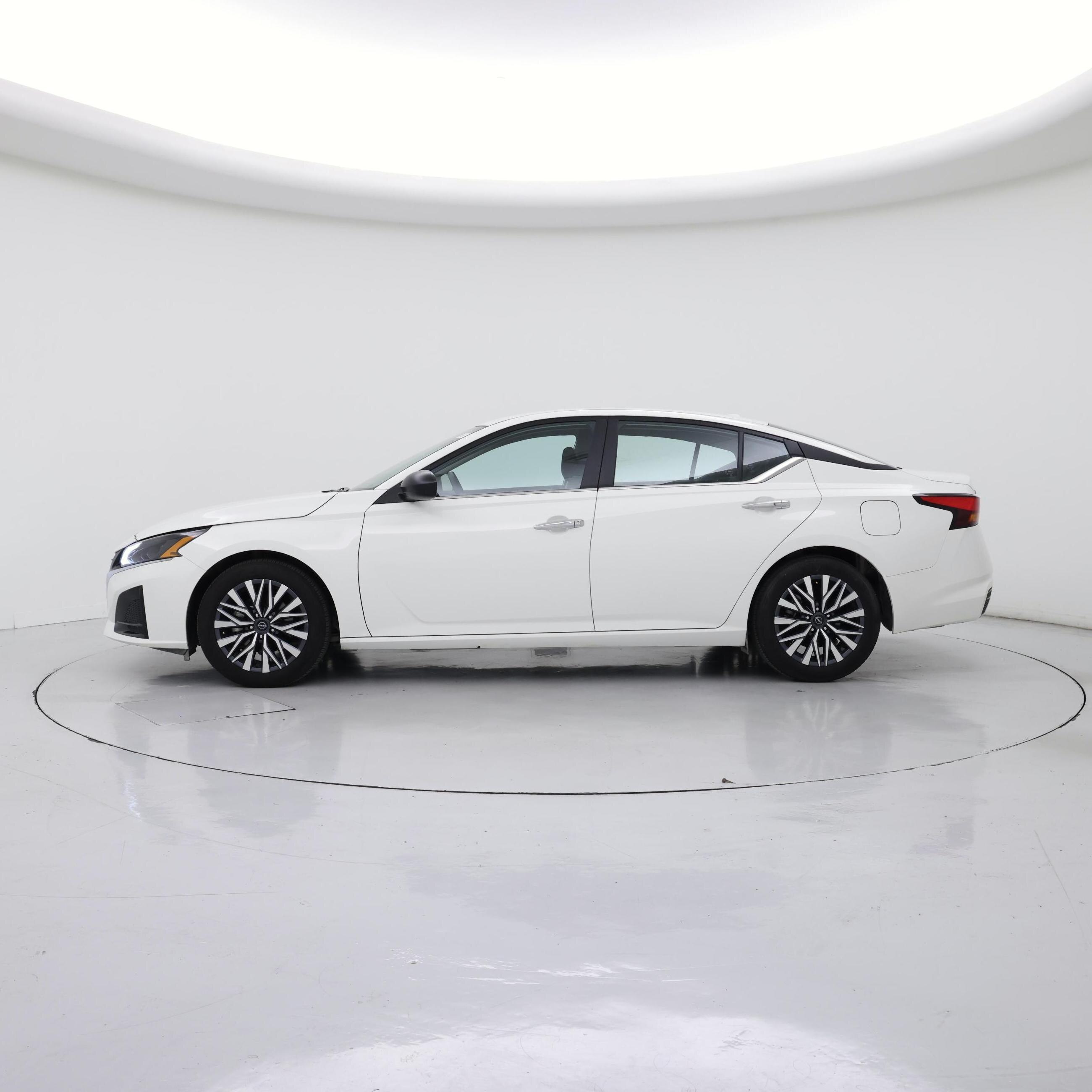 Thumbnail: 2025 Nissan Altima - 3