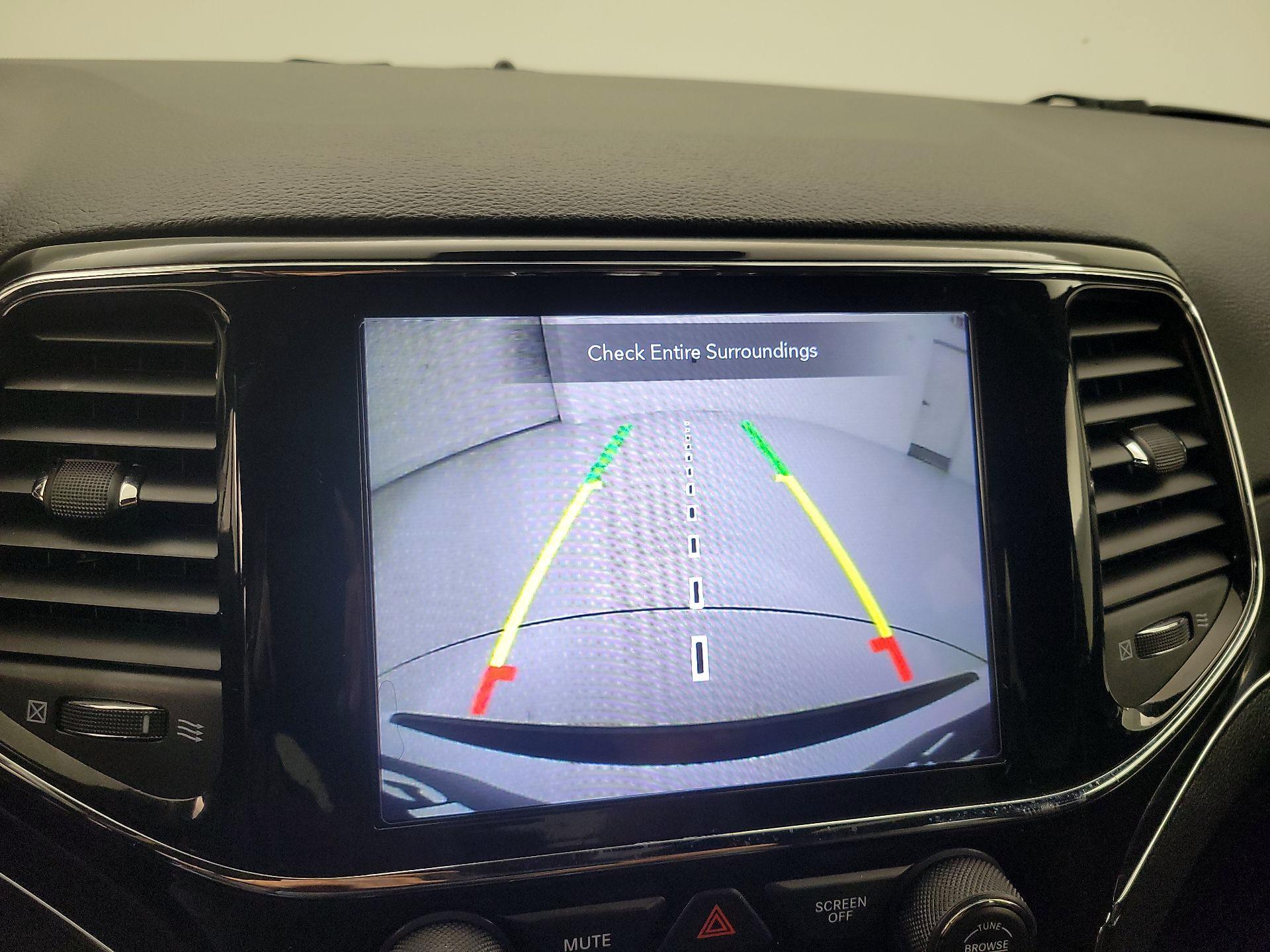 Thumbnail: 2021 Jeep Grand Cherokee - 15