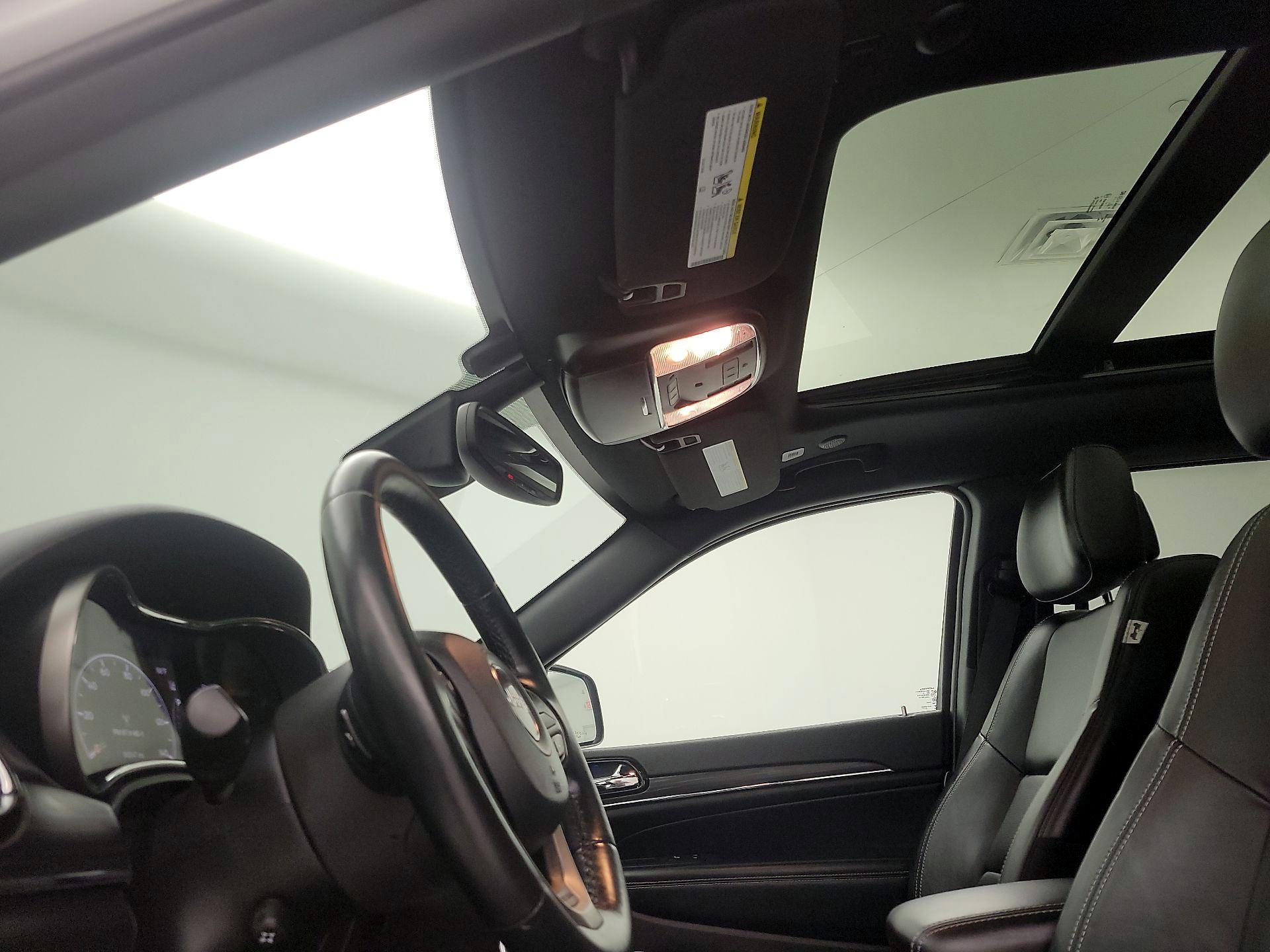 Thumbnail: 2021 Jeep Grand Cherokee - 20