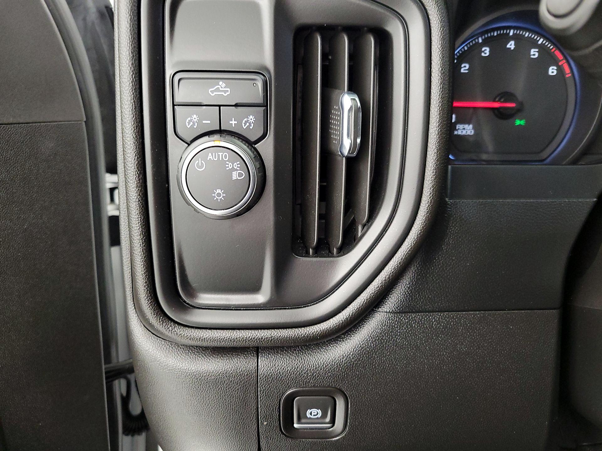 Thumbnail: 2024 Chevrolet Silverado 2500 - 13