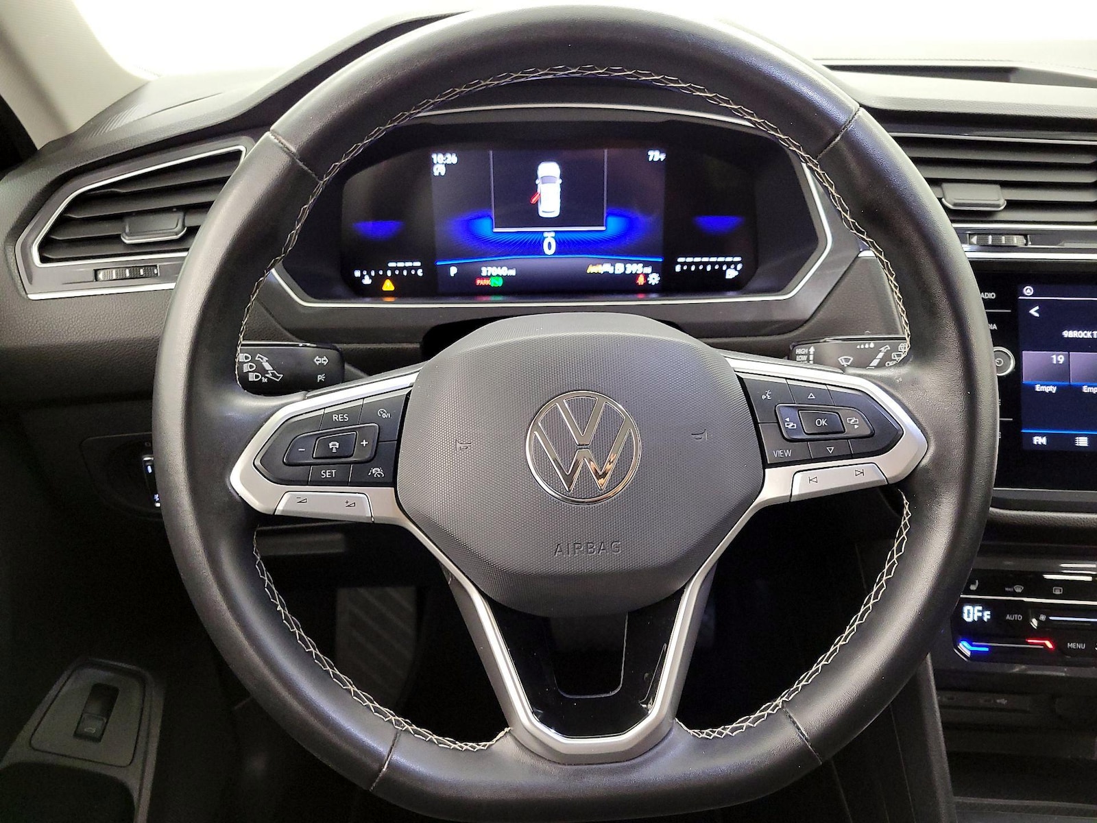 2024 Volkswagen Tiguan SE - Photo 11