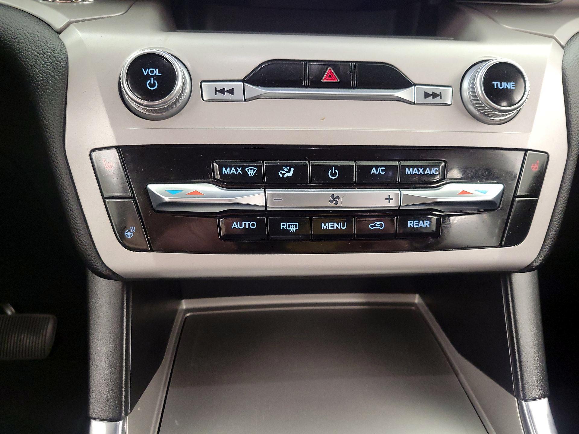 Thumbnail: 2023 Ford Explorer - 16