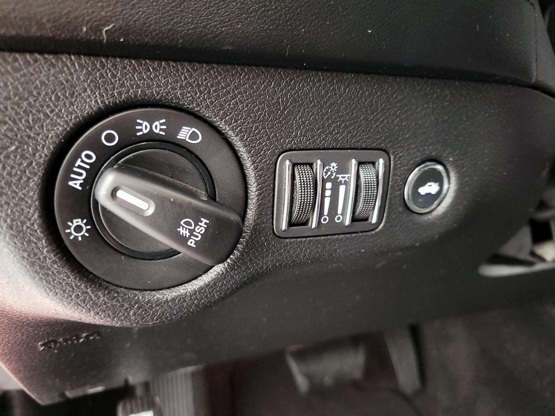 Thumbnail: 2019 Dodge Charger - 13