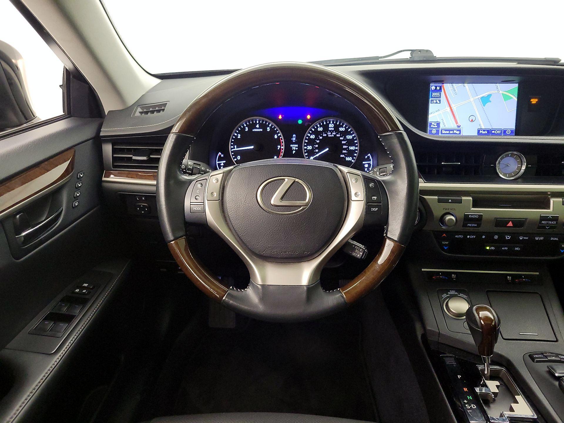 Thumbnail: 2014 Lexus ES - 10
