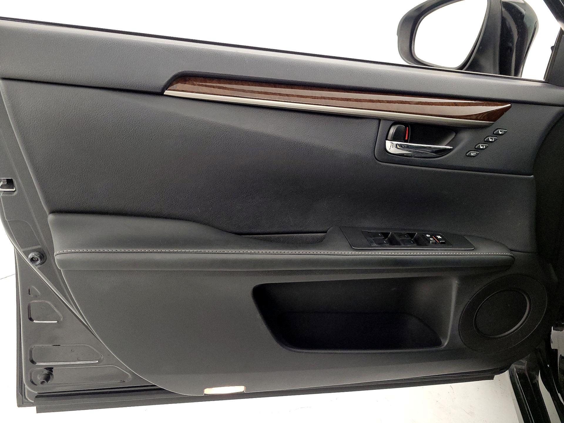 Thumbnail: 2014 Lexus ES - 12