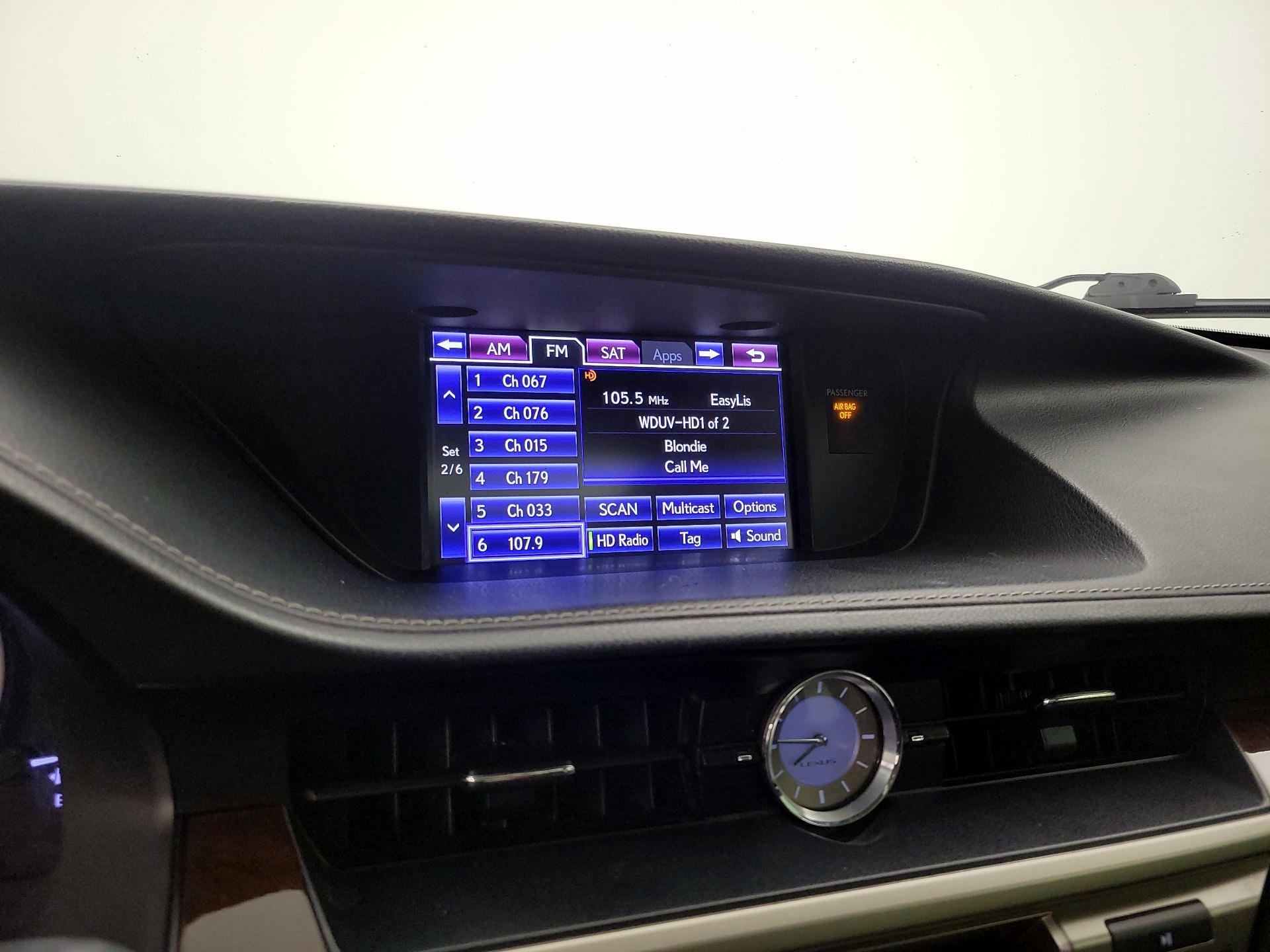 Thumbnail: 2014 Lexus ES - 16