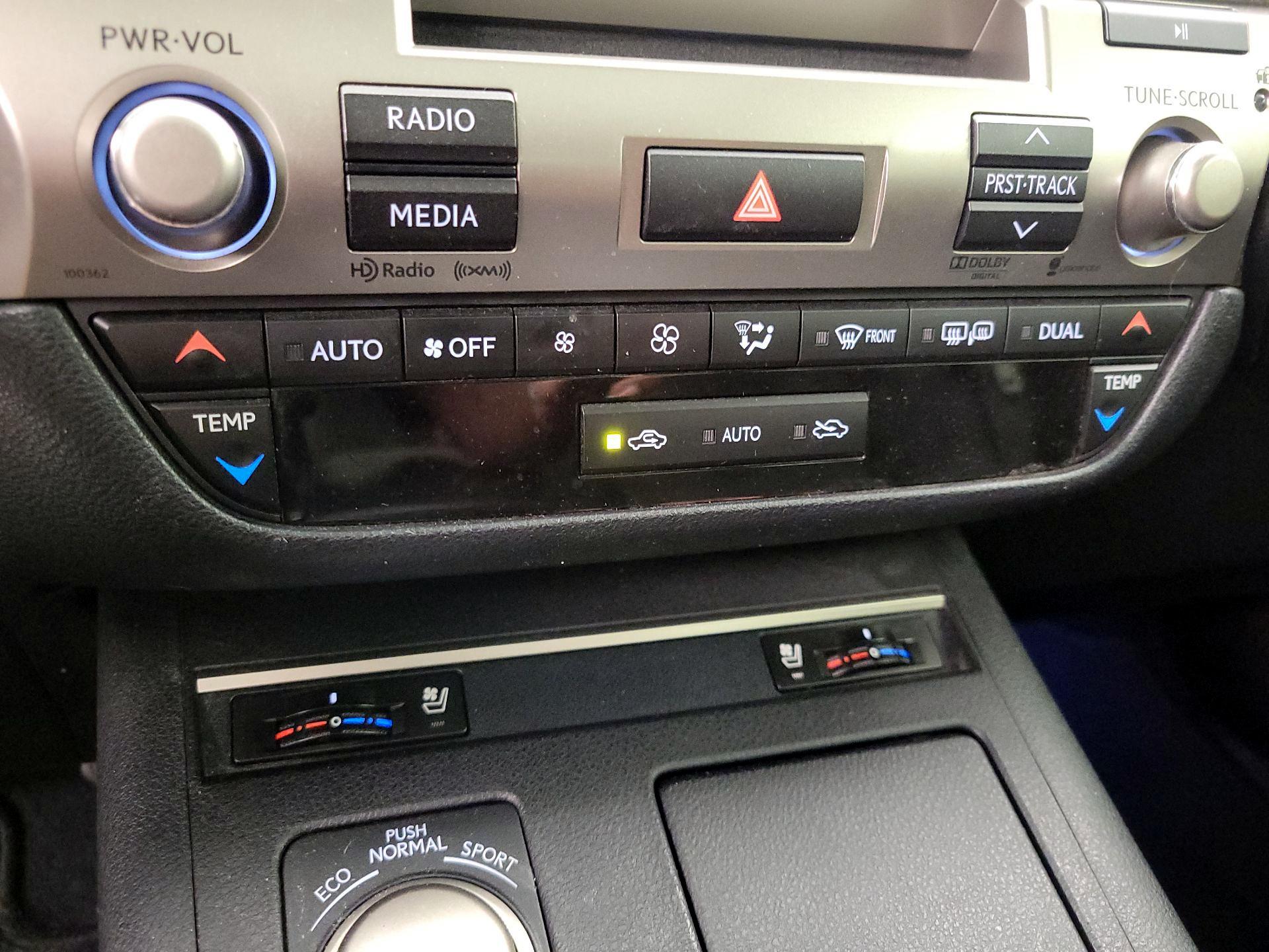 Thumbnail: 2014 Lexus ES - 17