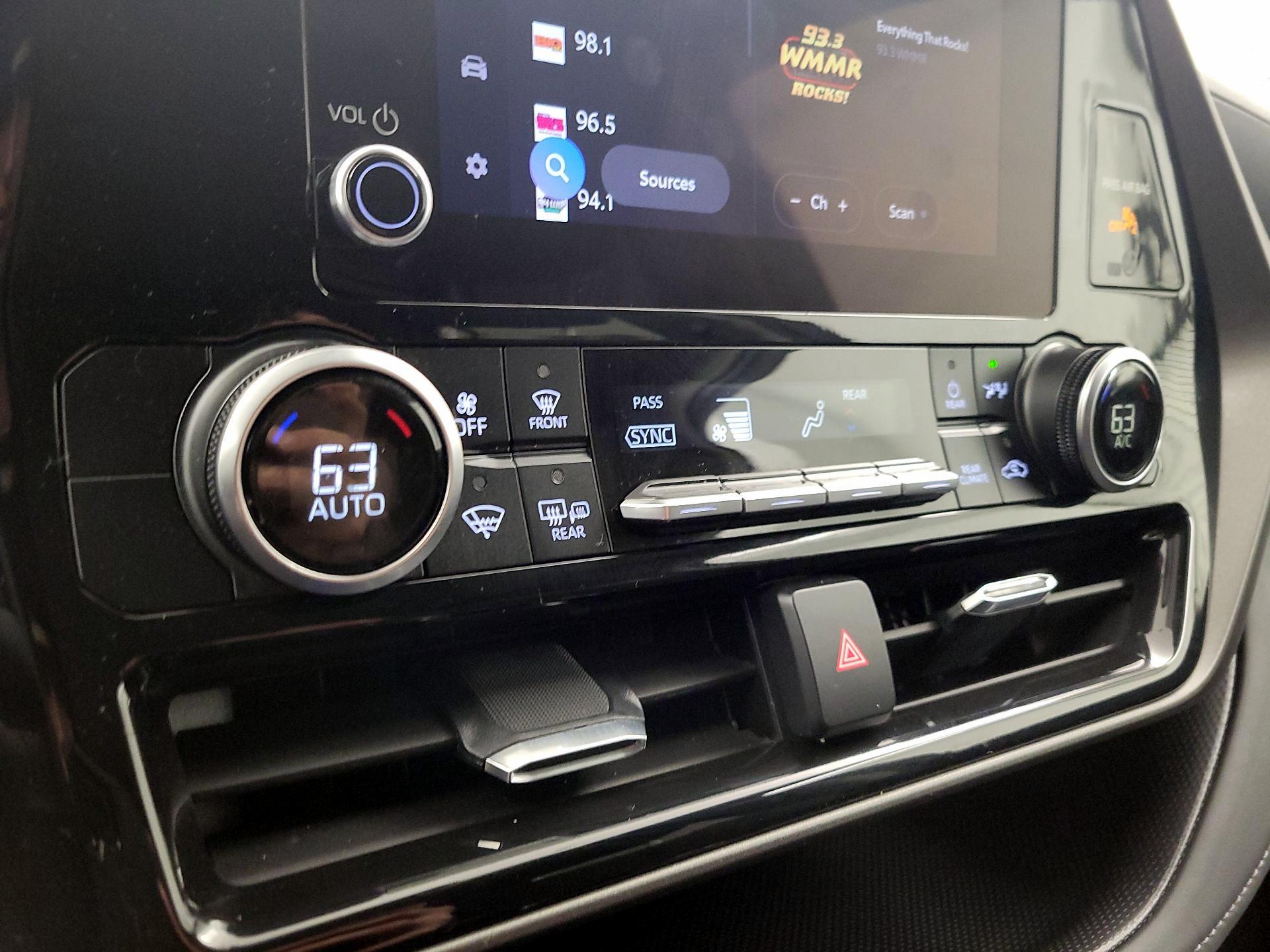 Thumbnail: 2025 Toyota Highlander - 16