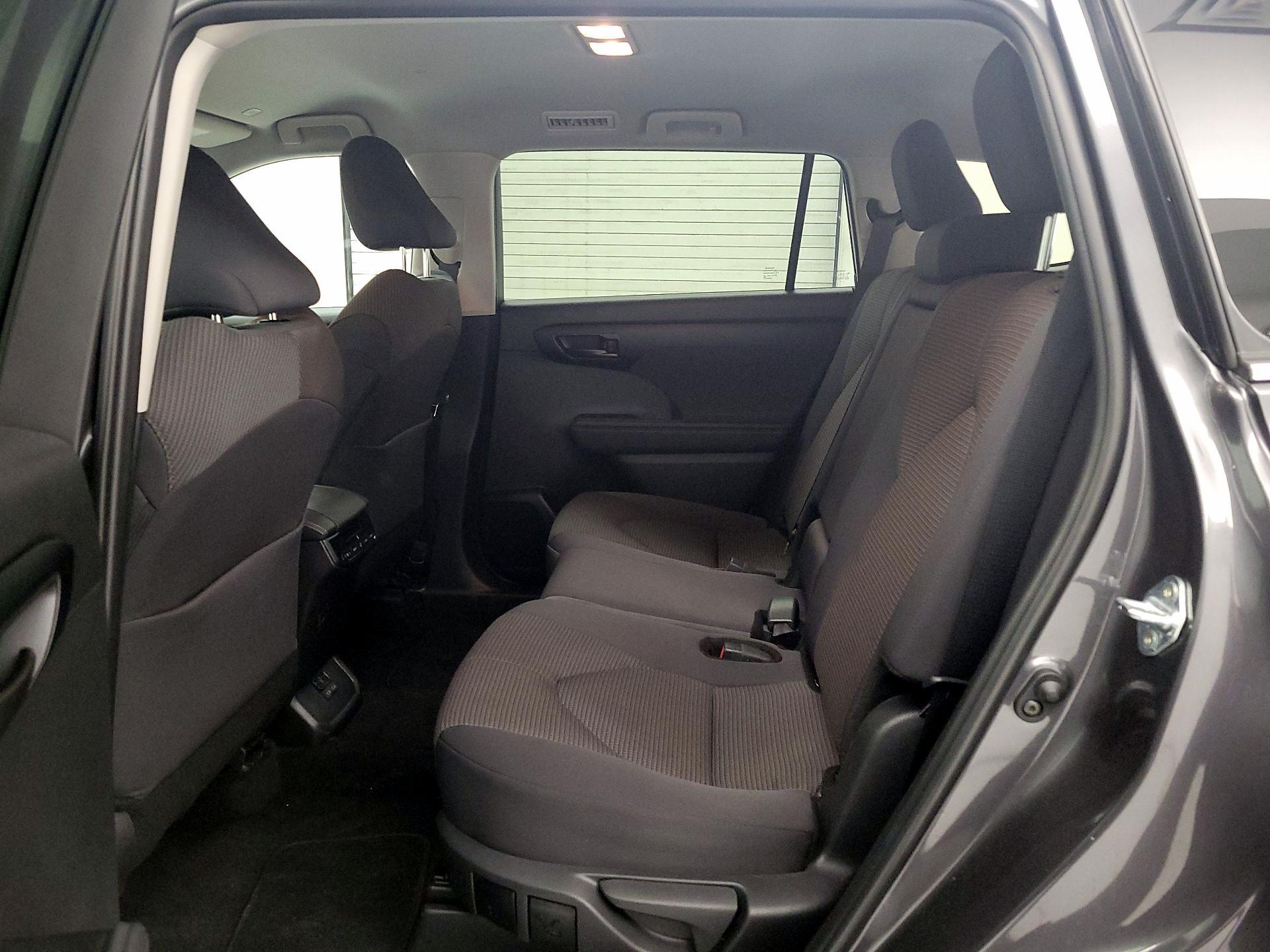 Thumbnail: 2025 Toyota Highlander - 19