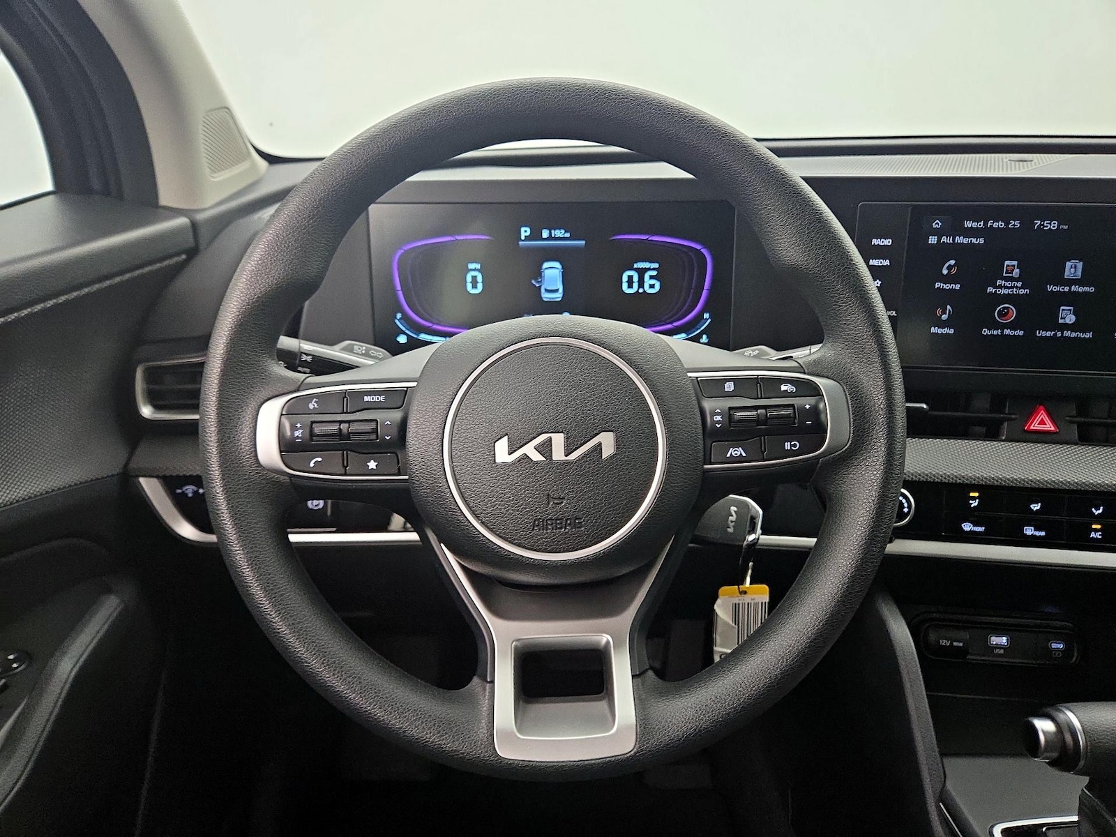 2025 Kia Sportage LX - Photo 11