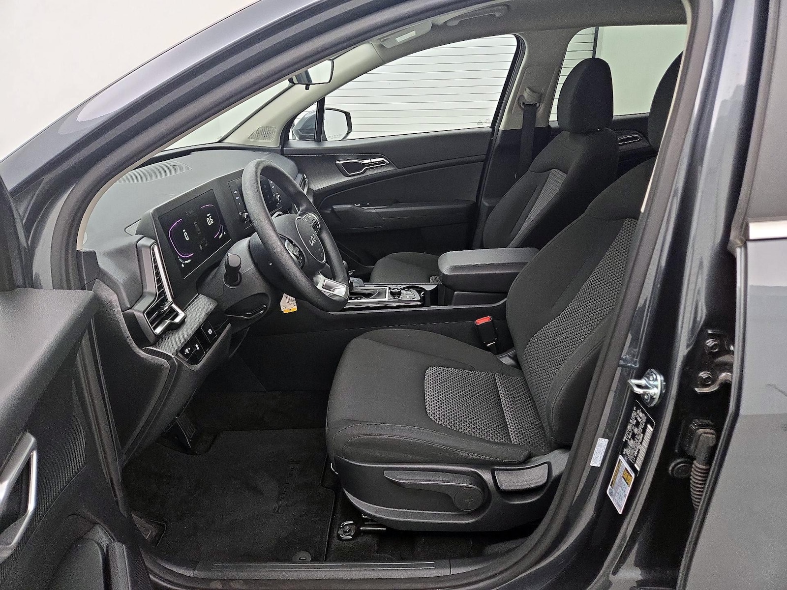 2025 Kia Sportage LX - Photo 12