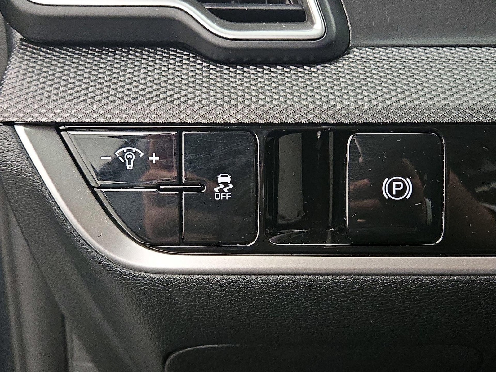 2025 Kia Sportage LX - Photo 14