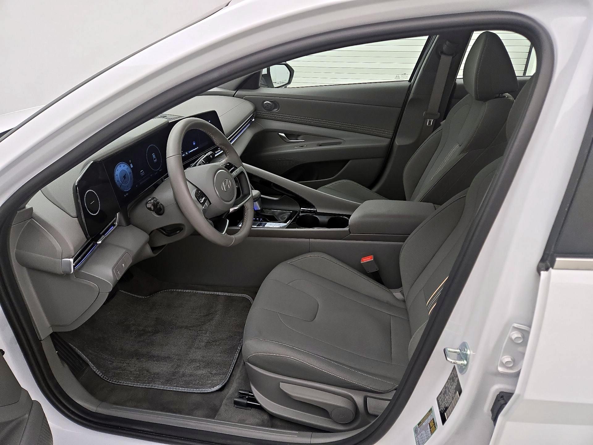 Thumbnail: 2025 Hyundai Elantra - 11