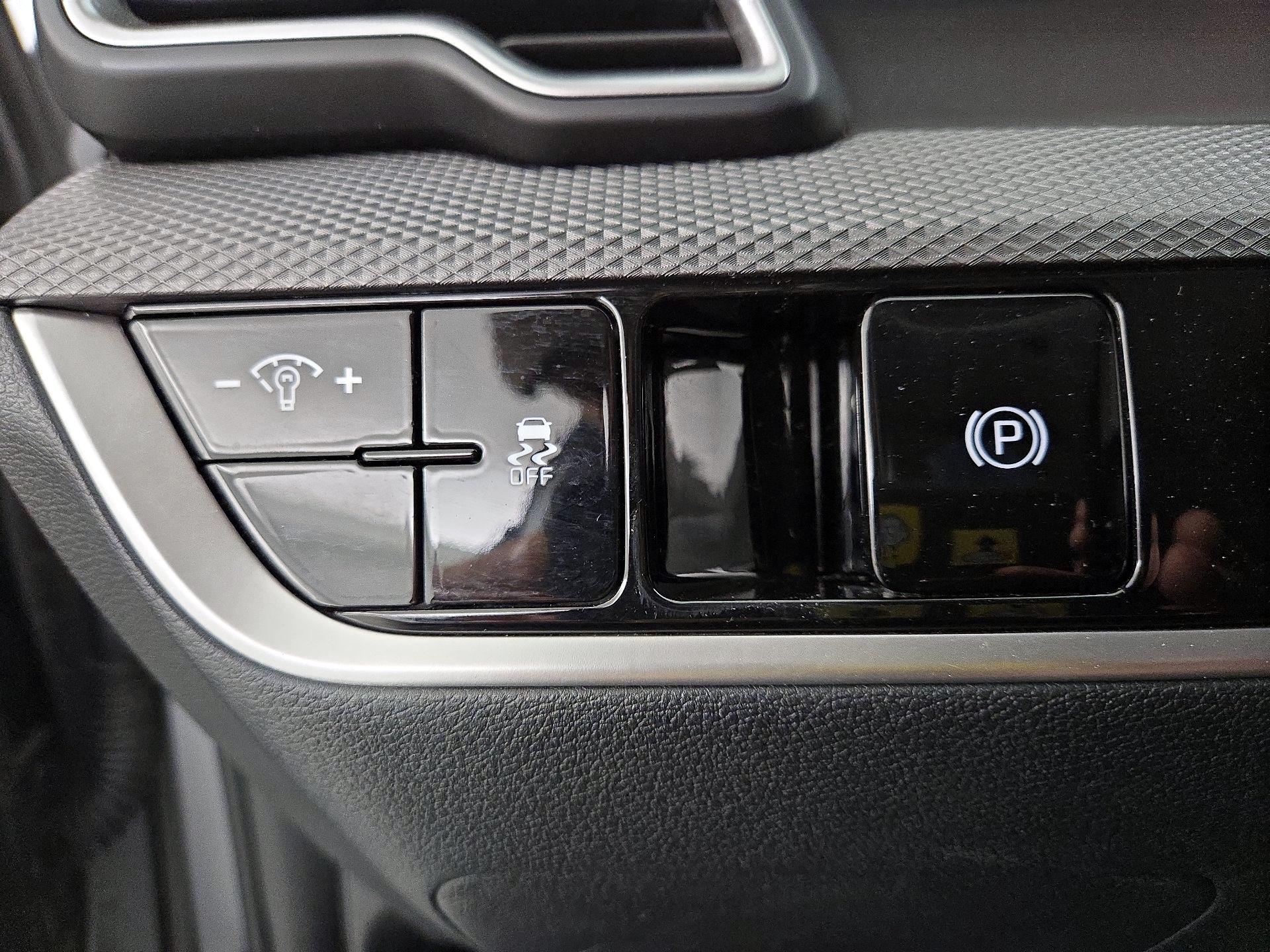 Thumbnail: 2025 Kia Sportage - 13