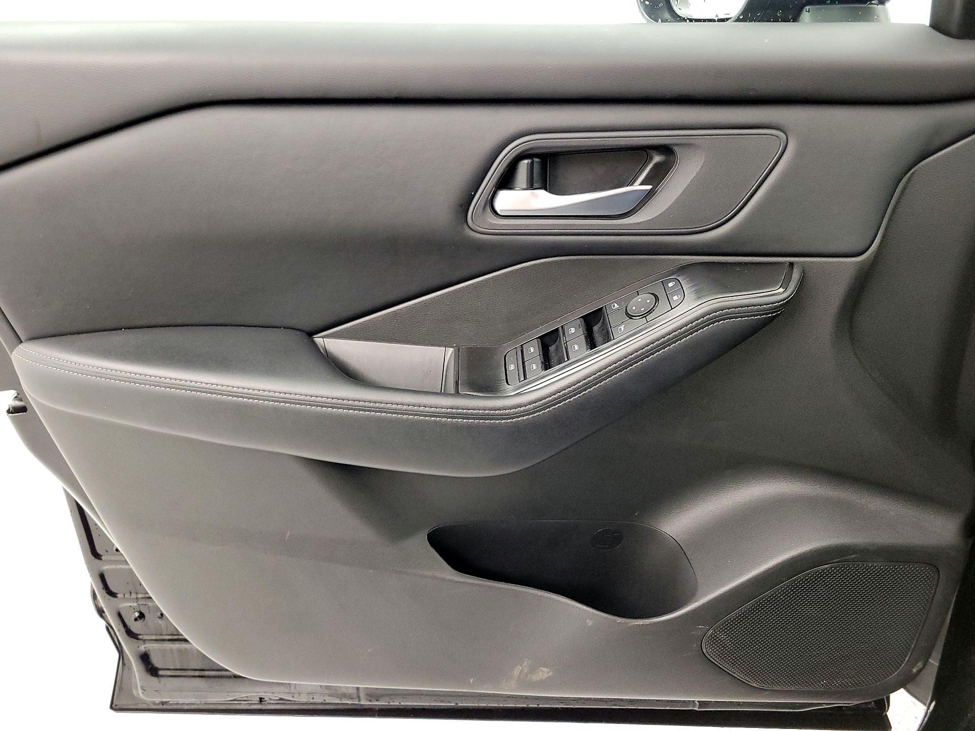 Thumbnail: 2025 Nissan Rogue - 12