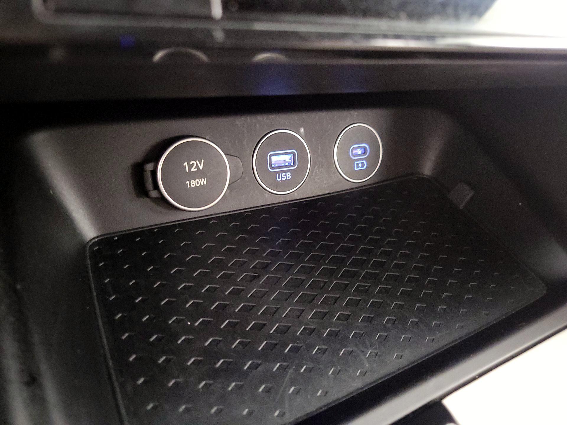 Thumbnail: 2025 Genesis G70 - 19