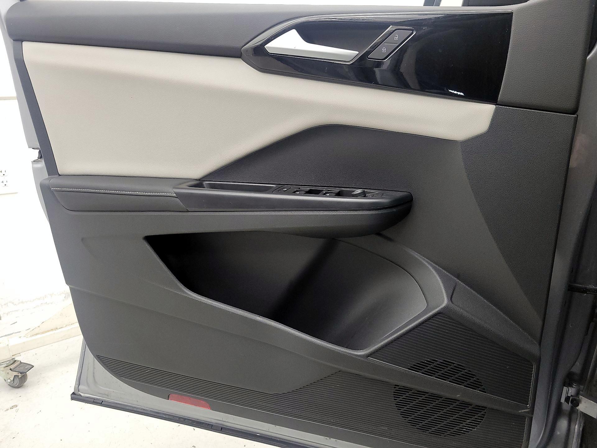 Thumbnail: 2025 Volkswagen Taos - 12