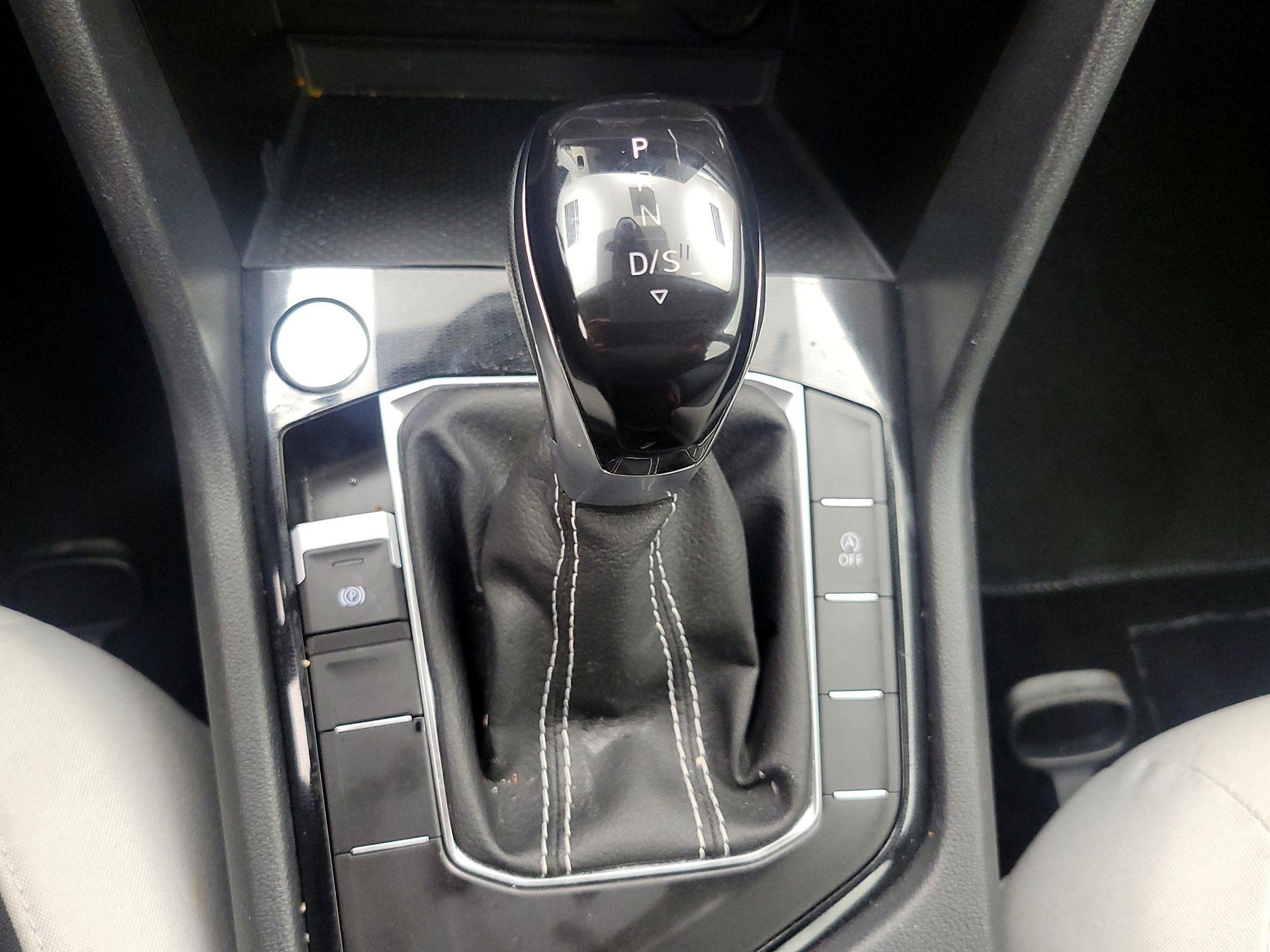 Thumbnail: 2025 Volkswagen Taos - 17