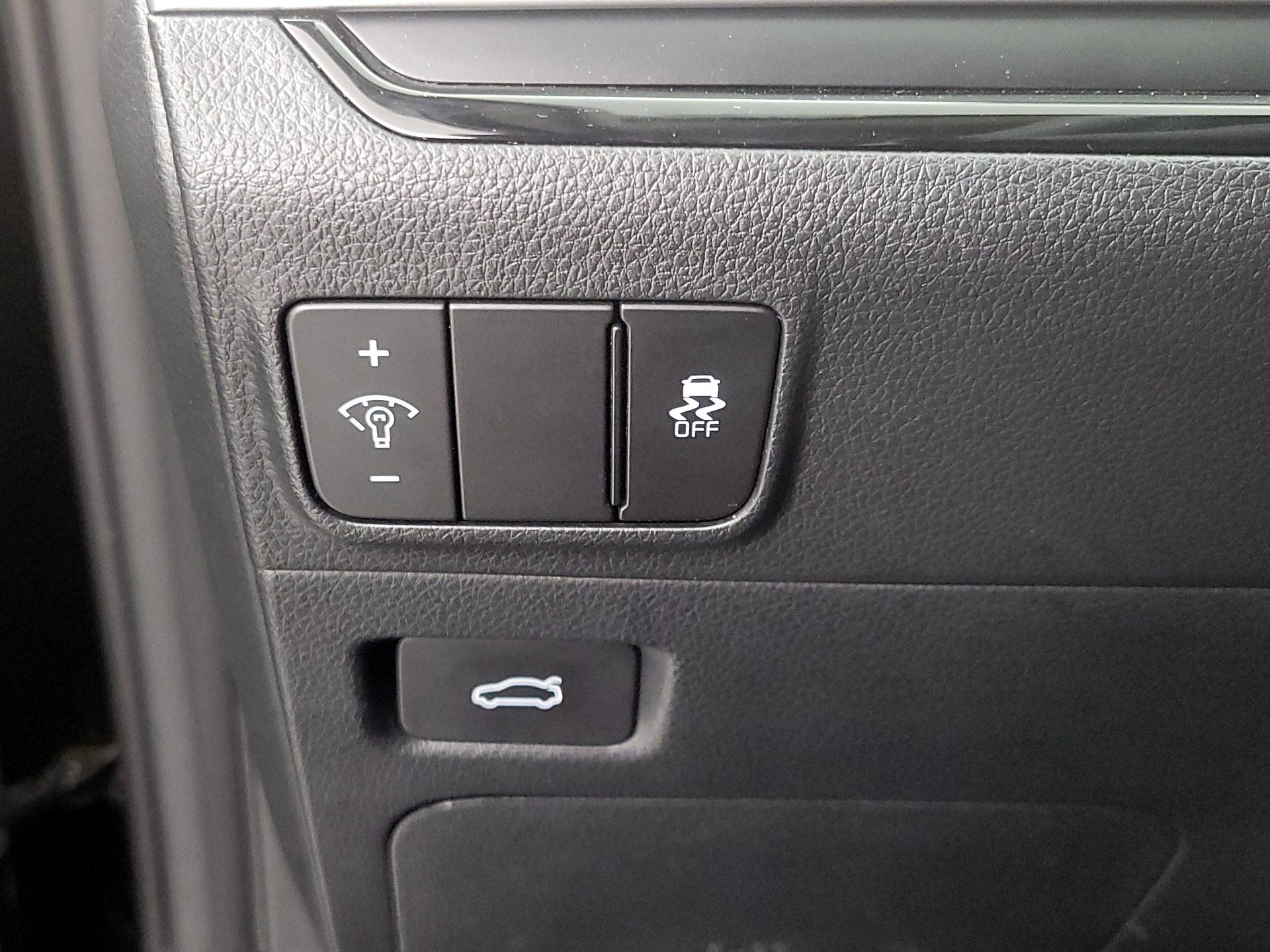 Thumbnail: 2025 Kia K5 - 13