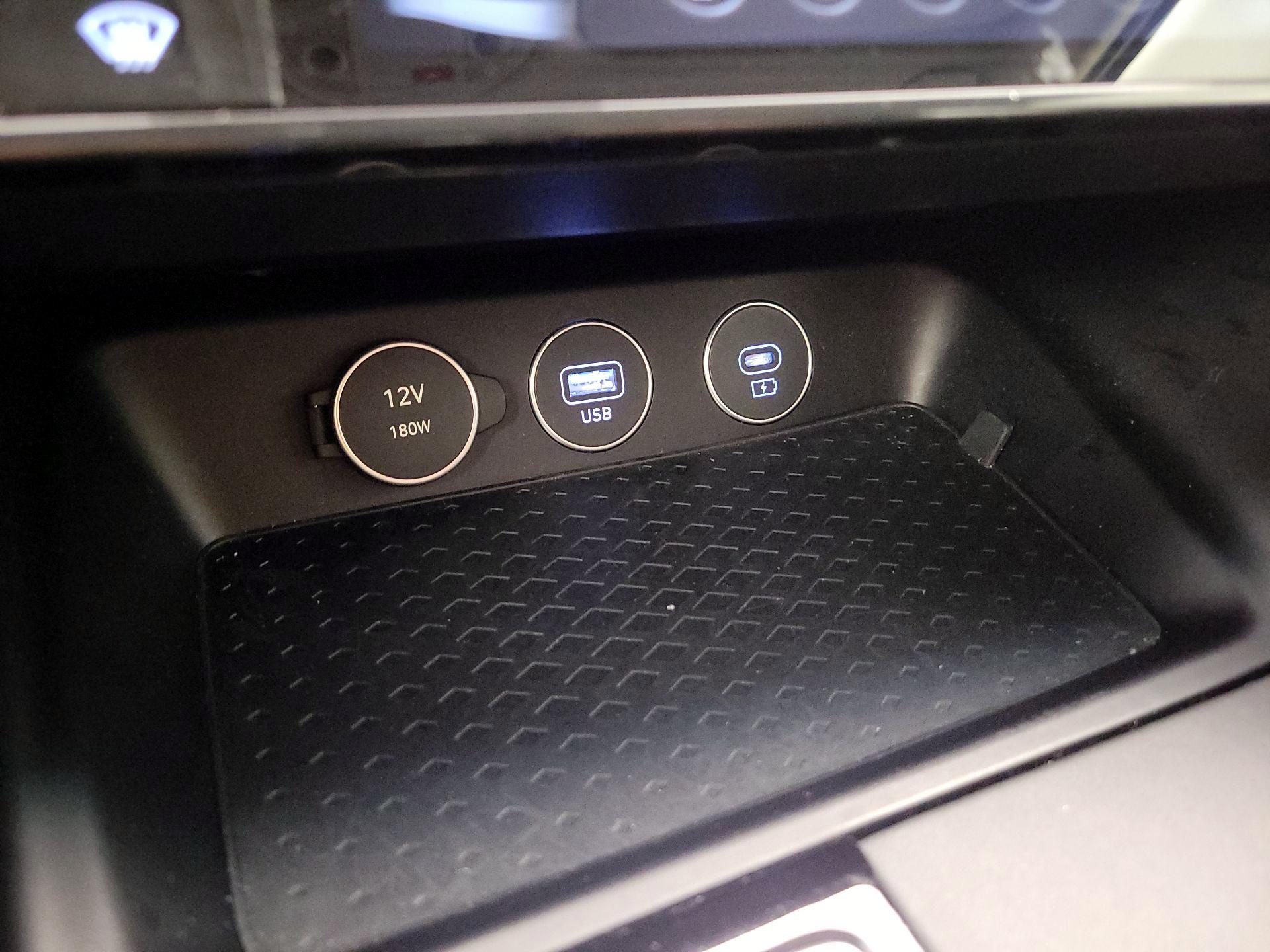 Thumbnail: 2025 Genesis G70 - 19