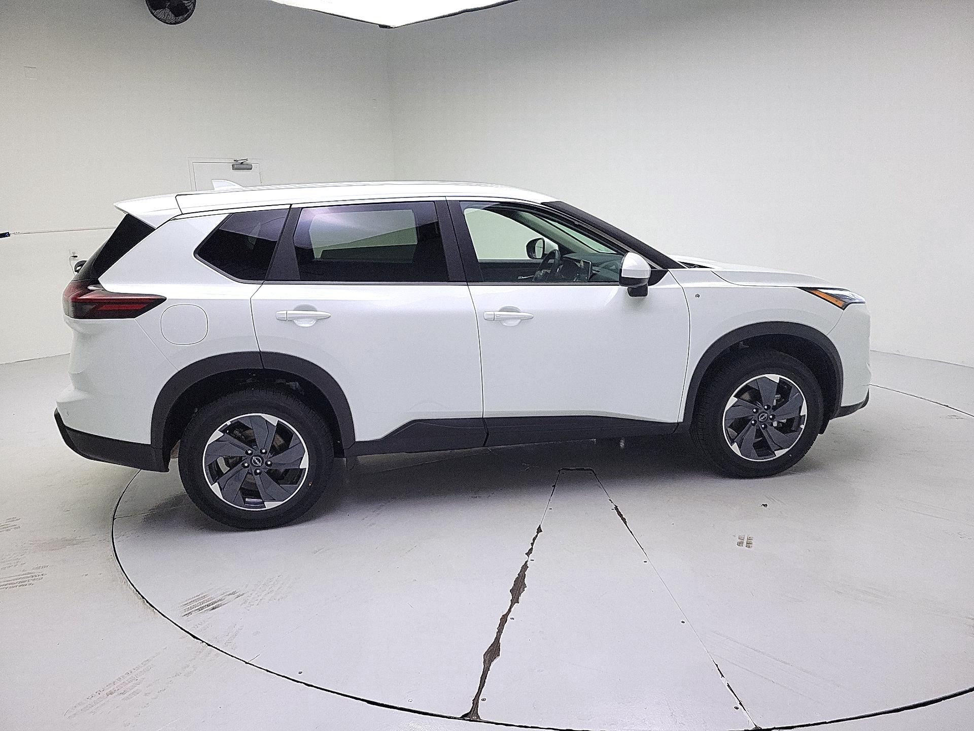 Thumbnail: 2025 Nissan Rogue - 4