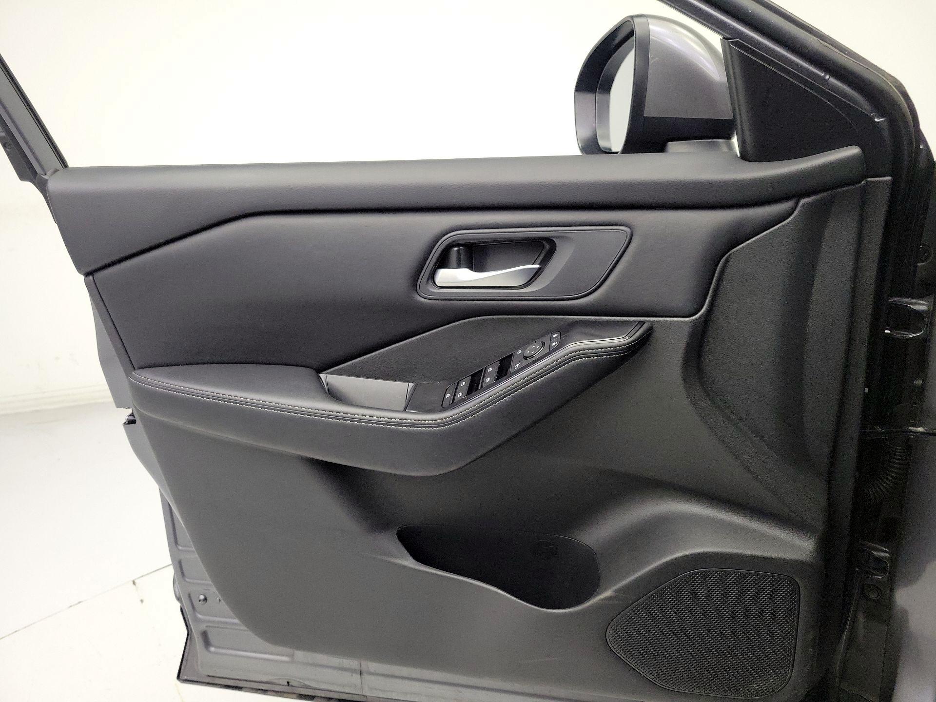 Thumbnail: 2025 Nissan Rogue - 12