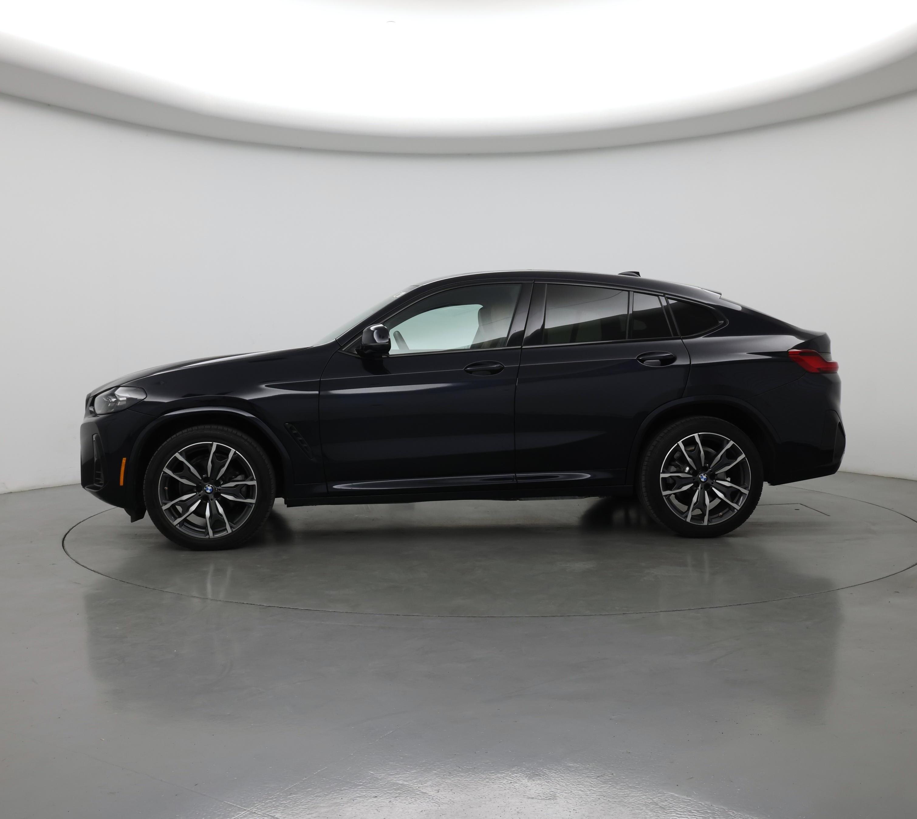 Thumbnail: 2023 BMW X4 - 3