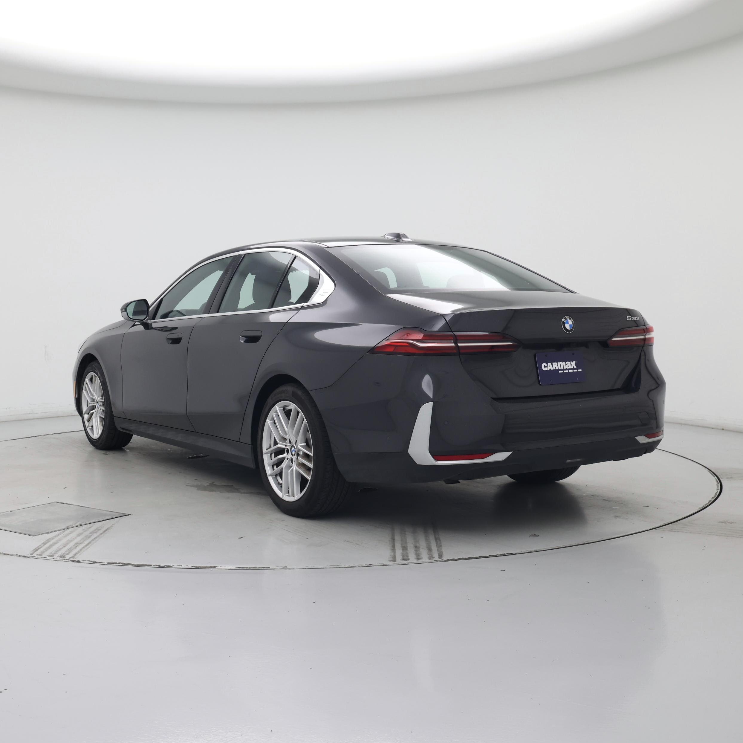 Thumbnail: 2025 BMW 5 Series - 2