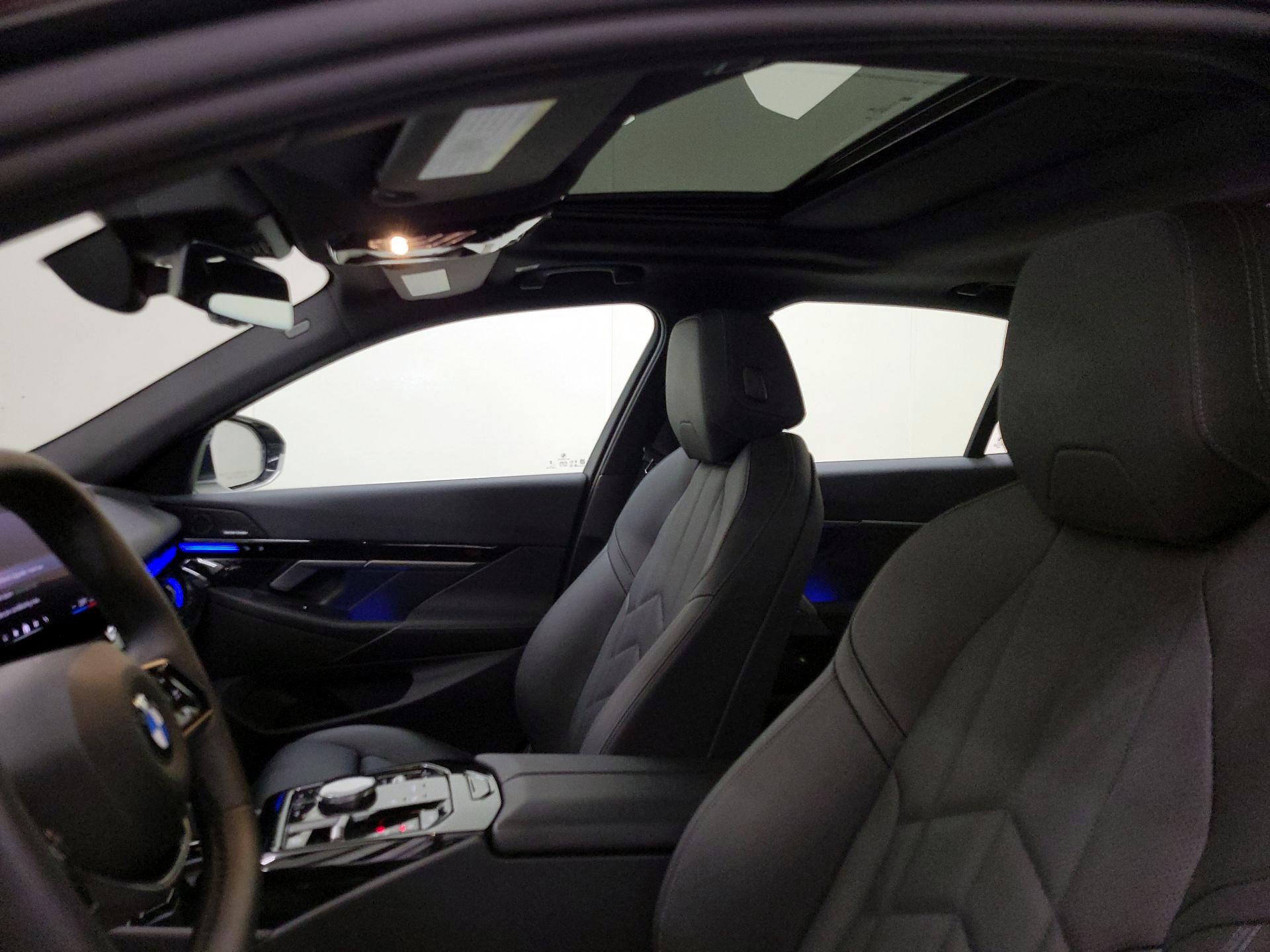 Thumbnail: 2025 BMW 5 Series - 19