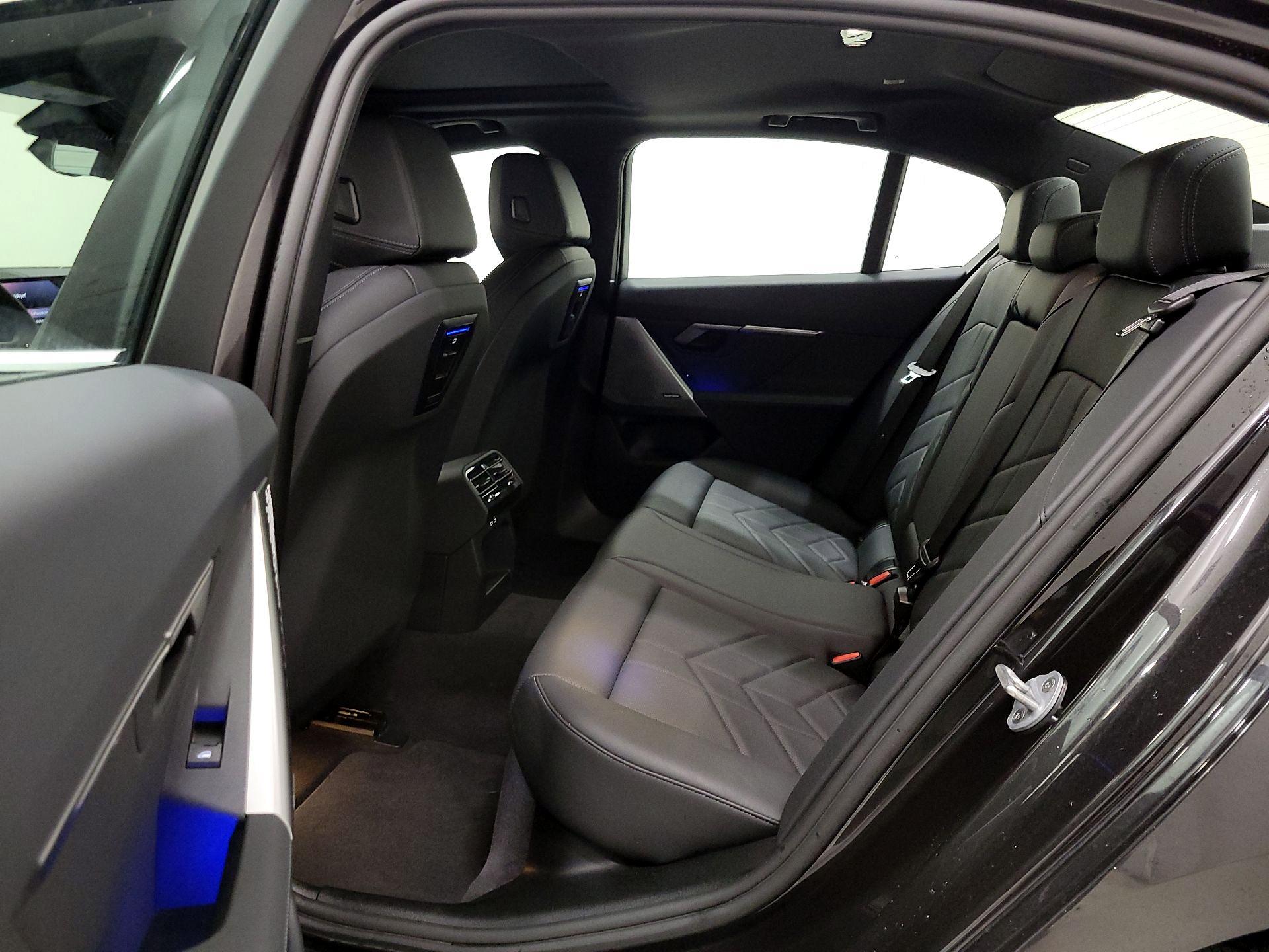 Thumbnail: 2025 BMW 5 Series - 20