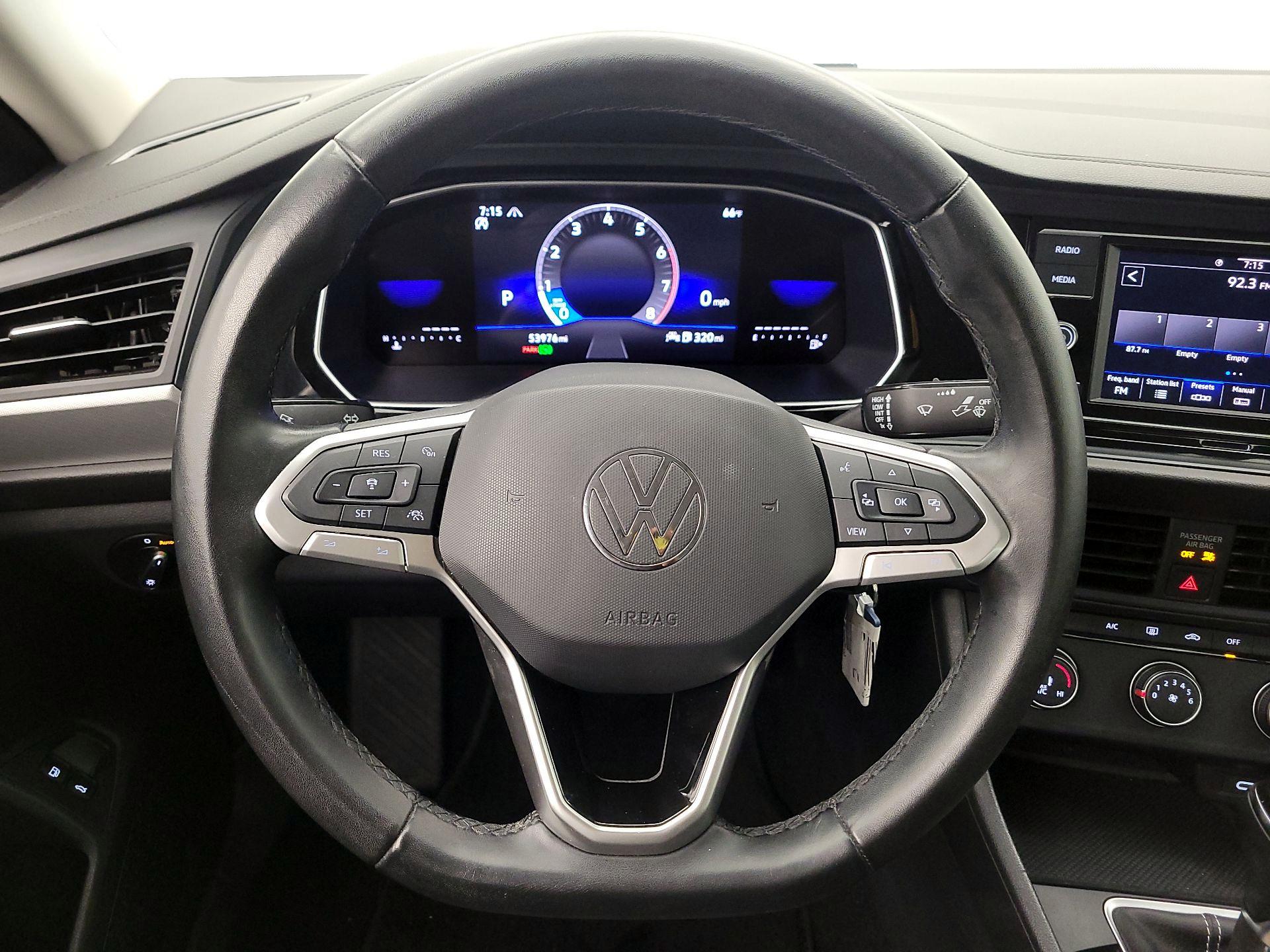 Thumbnail: 2024 Volkswagen Jetta - 10