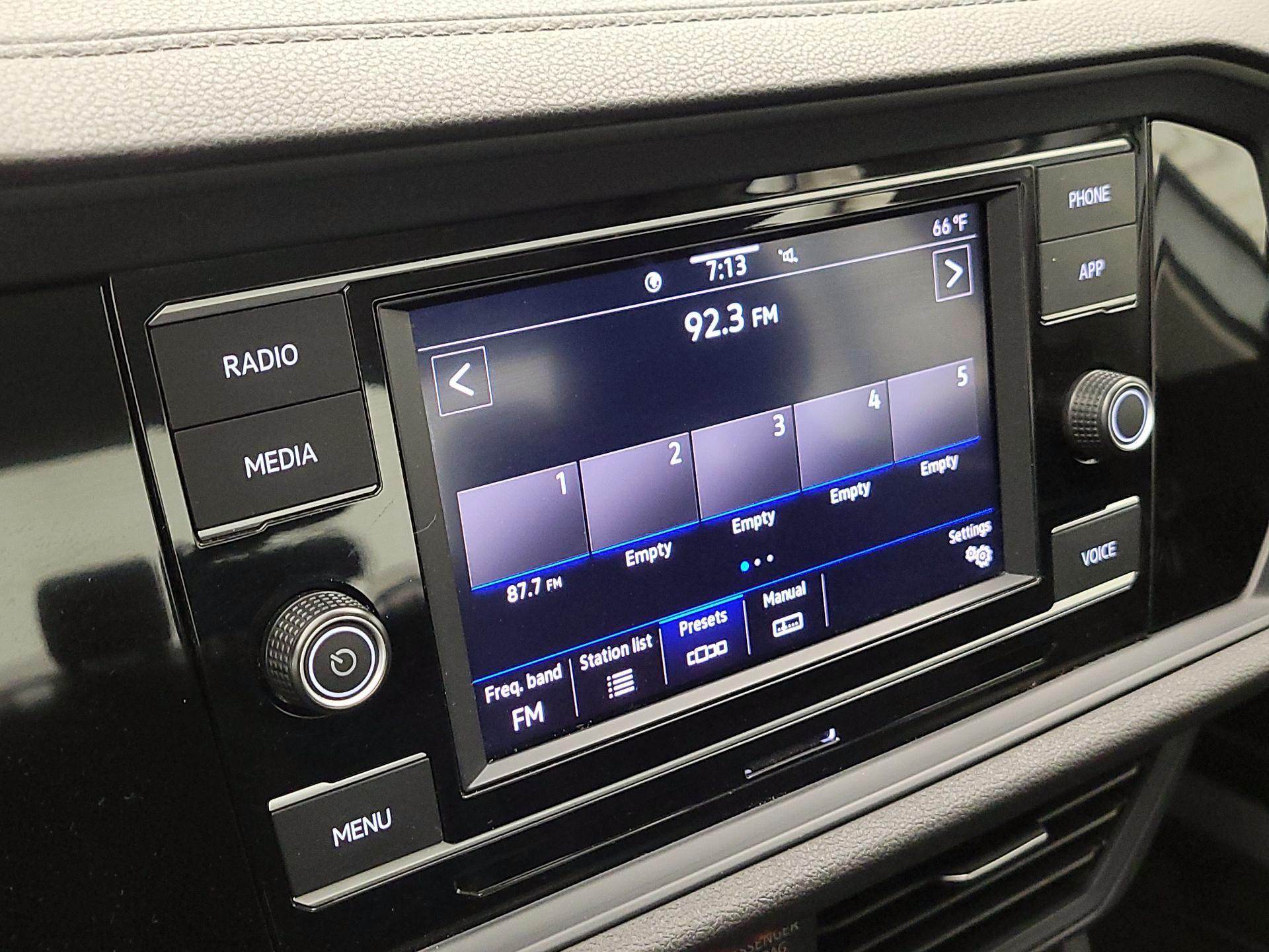 Thumbnail: 2024 Volkswagen Jetta - 15